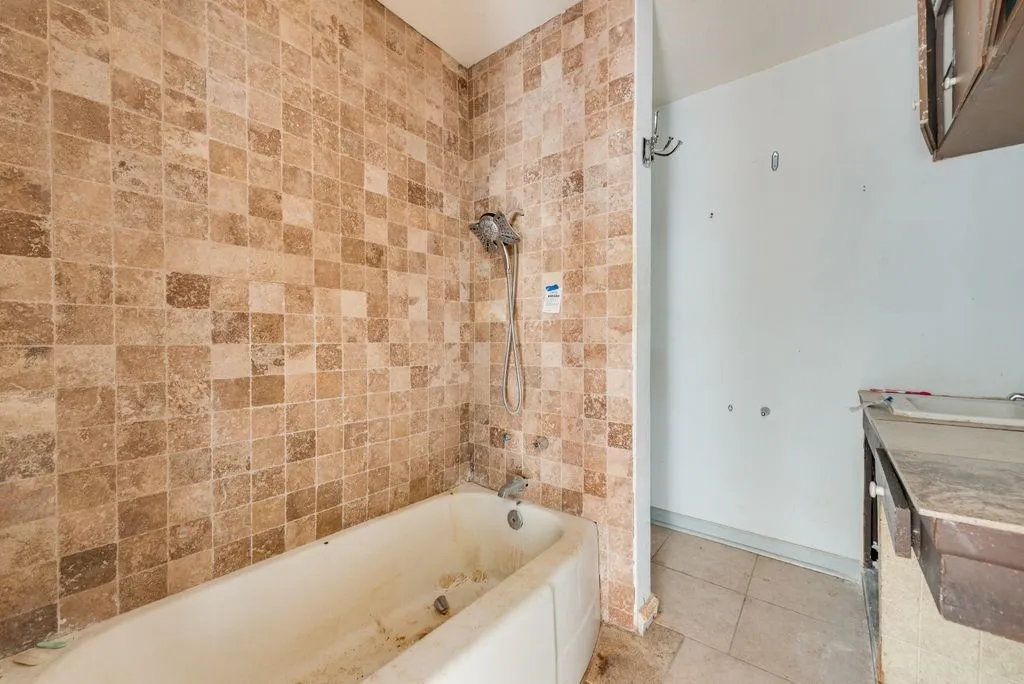 Single Family Residence For Sale in Tarrant County , 2301 Annabelle, Fort Worth, Texas 76119, 4 Bedroom, 2 Bathroom, Garage spaces, 1,556 Sqft, built in 1950, mls#21402685, Real Estate Agent in Fort Worth, Homes For Sale in Tarrant county, Homes For Sale in Fort Worth, Realtor in Fort Worth Texas, Real Estate Brokerage Independent Realty Texas, Luminita Cordes Realtor