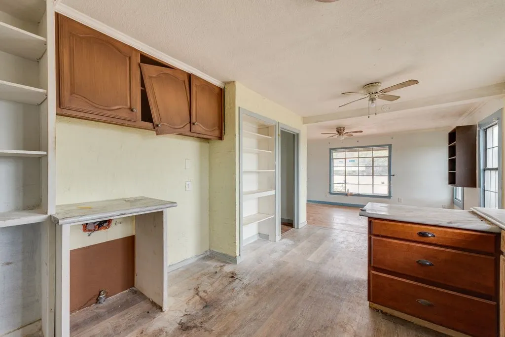 Single Family Residence For Sale in Tarrant County , 2301 Annabelle, Fort Worth, Texas 76119, 4 Bedroom, 2 Bathroom, Garage spaces, 1,556 Sqft, built in 1950, mls#21402685, Real Estate Agent in Fort Worth, Homes For Sale in Tarrant county, Homes For Sale in Fort Worth, Realtor in Fort Worth Texas, Real Estate Brokerage Independent Realty Texas, Luminita Cordes Realtor