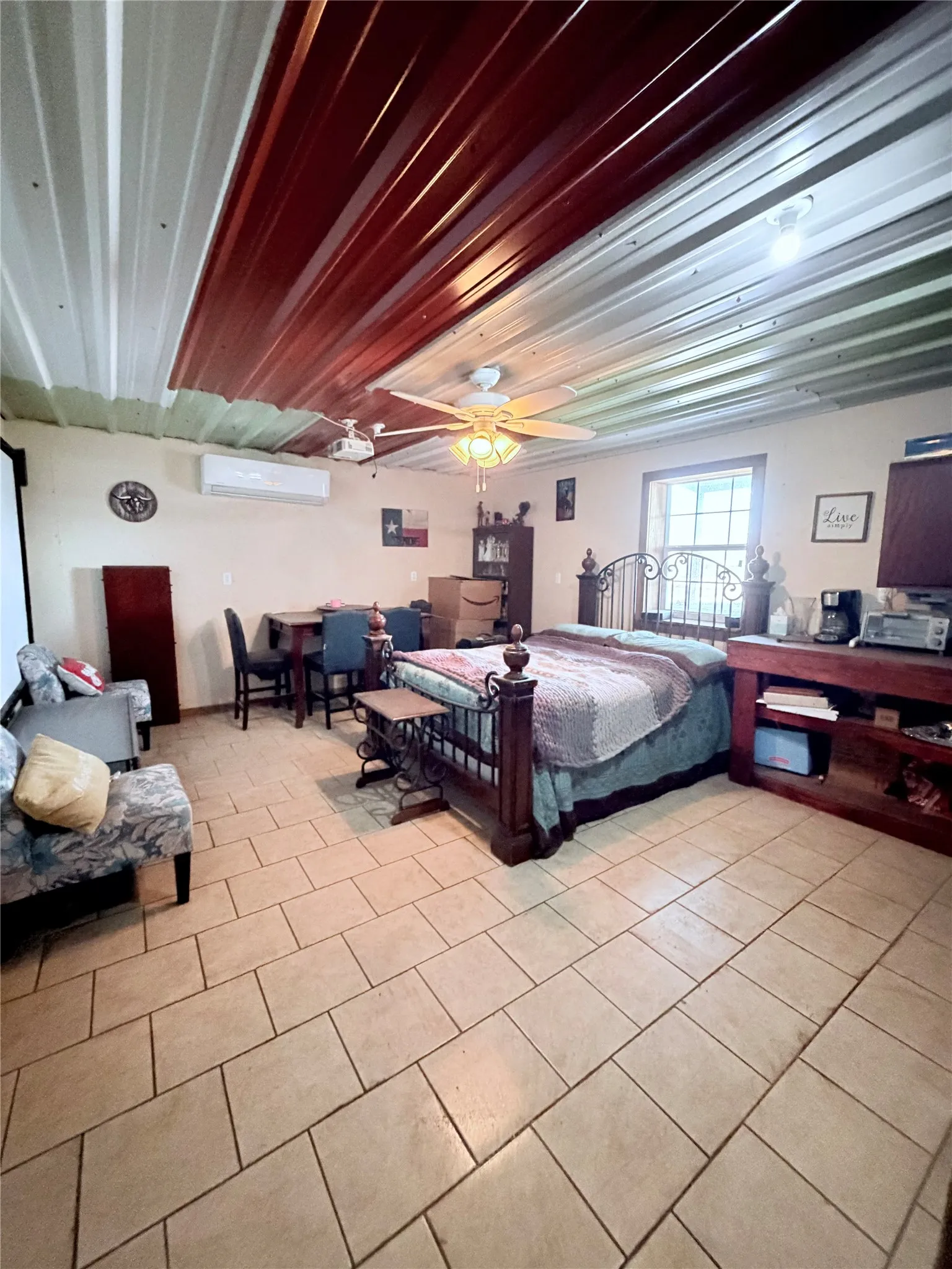 Single Family Residence For Sale in Parker County , 103 Tusk Court, Weatherford, Texas 76085, 4 Bedroom, 3 Bathroom, 4 Garage spaces, 2,380 Sqft, built in 2001, mls#21399811, Real Estate Agent in Weatherford, Homes For Sale in Parker county, Homes For Sale in Weatherford, Realtor in Weatherford Texas, Real Estate Brokerage Independent Realty Texas, Luminita Cordes Realtor