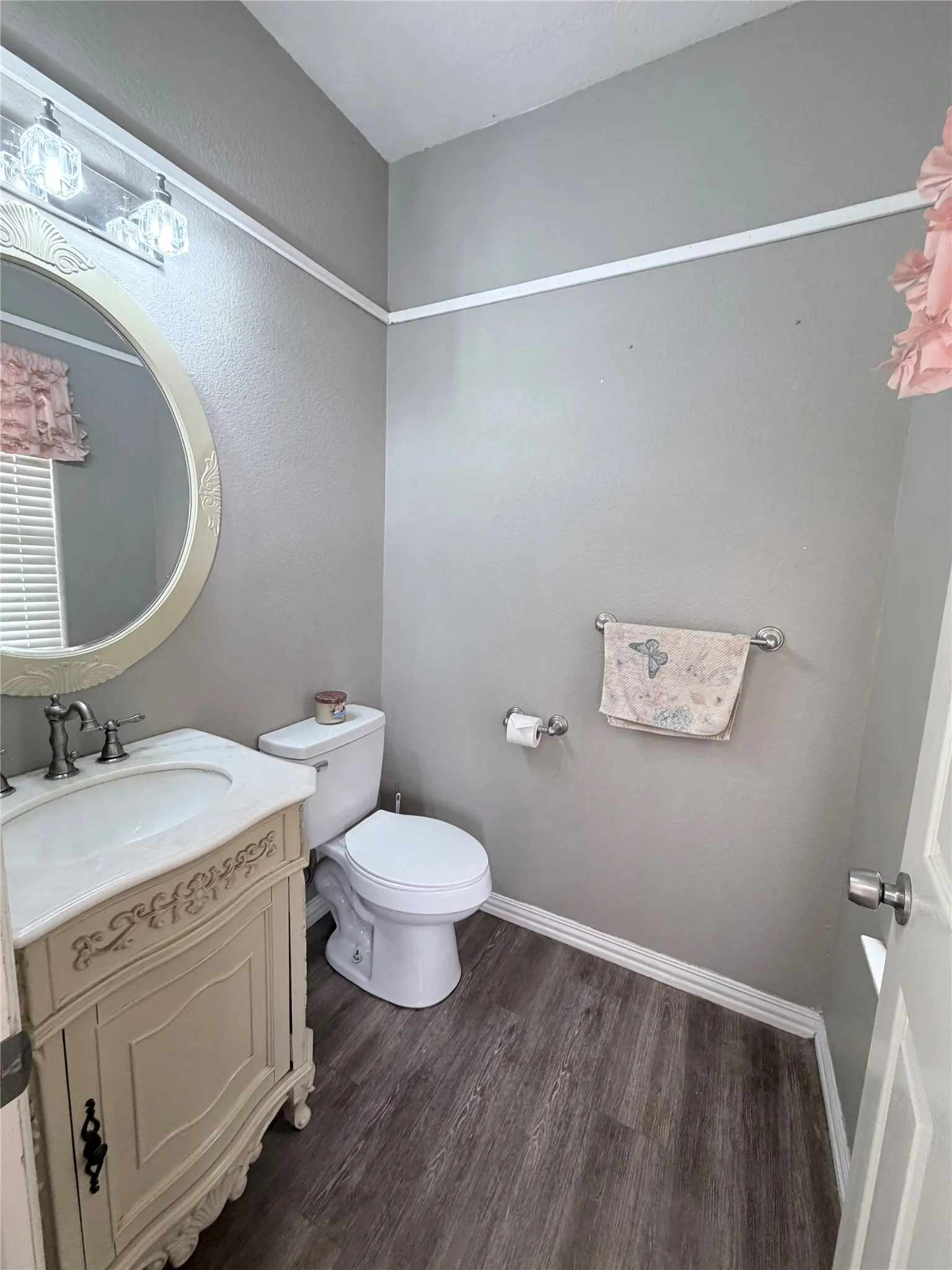 Single Family Residence For Sale in Parker County , 103 Tusk Court, Weatherford, Texas 76085, 4 Bedroom, 3 Bathroom, 4 Garage spaces, 2,380 Sqft, built in 2001, mls#21399811, Real Estate Agent in Weatherford, Homes For Sale in Parker county, Homes For Sale in Weatherford, Realtor in Weatherford Texas, Real Estate Brokerage Independent Realty Texas, Luminita Cordes Realtor
