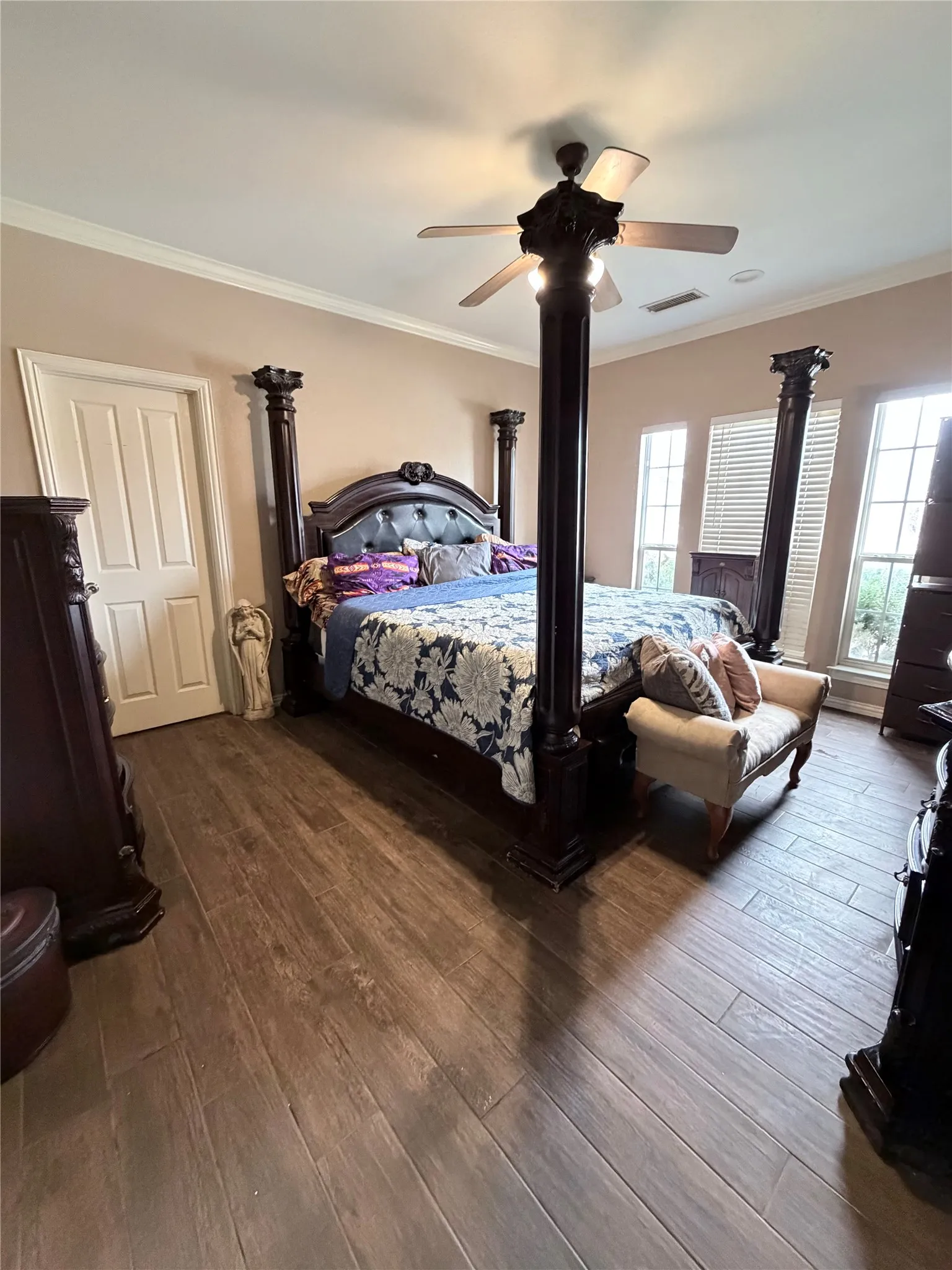 Single Family Residence For Sale in Parker County , 103 Tusk Court, Weatherford, Texas 76085, 4 Bedroom, 3 Bathroom, 4 Garage spaces, 2,380 Sqft, built in 2001, mls#21399811, Real Estate Agent in Weatherford, Homes For Sale in Parker county, Homes For Sale in Weatherford, Realtor in Weatherford Texas, Real Estate Brokerage Independent Realty Texas, Luminita Cordes Realtor