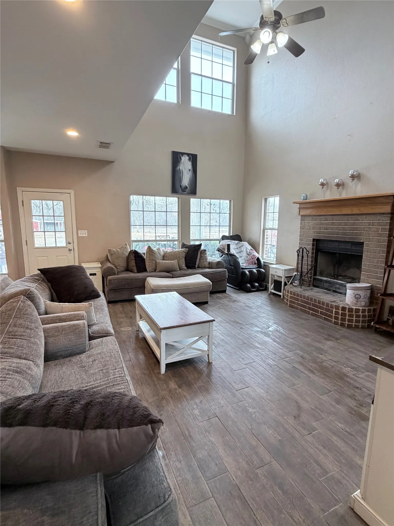 Single Family Residence For Sale in Parker County , 103 Tusk Court, Weatherford, Texas 76085, 4 Bedroom, 3 Bathroom, 4 Garage spaces, 2,380 Sqft, built in 2001, mls#21399811, Real Estate Agent in Weatherford, Homes For Sale in Parker county, Homes For Sale in Weatherford, Realtor in Weatherford Texas, Real Estate Brokerage Independent Realty Texas, Luminita Cordes Realtor
