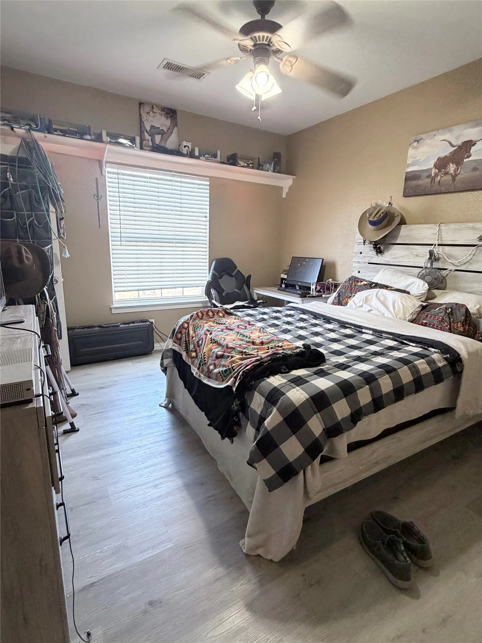 Single Family Residence For Sale in Parker County , 103 Tusk Court, Weatherford, Texas 76085, 4 Bedroom, 3 Bathroom, 4 Garage spaces, 2,380 Sqft, built in 2001, mls#21399811, Real Estate Agent in Weatherford, Homes For Sale in Parker county, Homes For Sale in Weatherford, Realtor in Weatherford Texas, Real Estate Brokerage Independent Realty Texas, Luminita Cordes Realtor