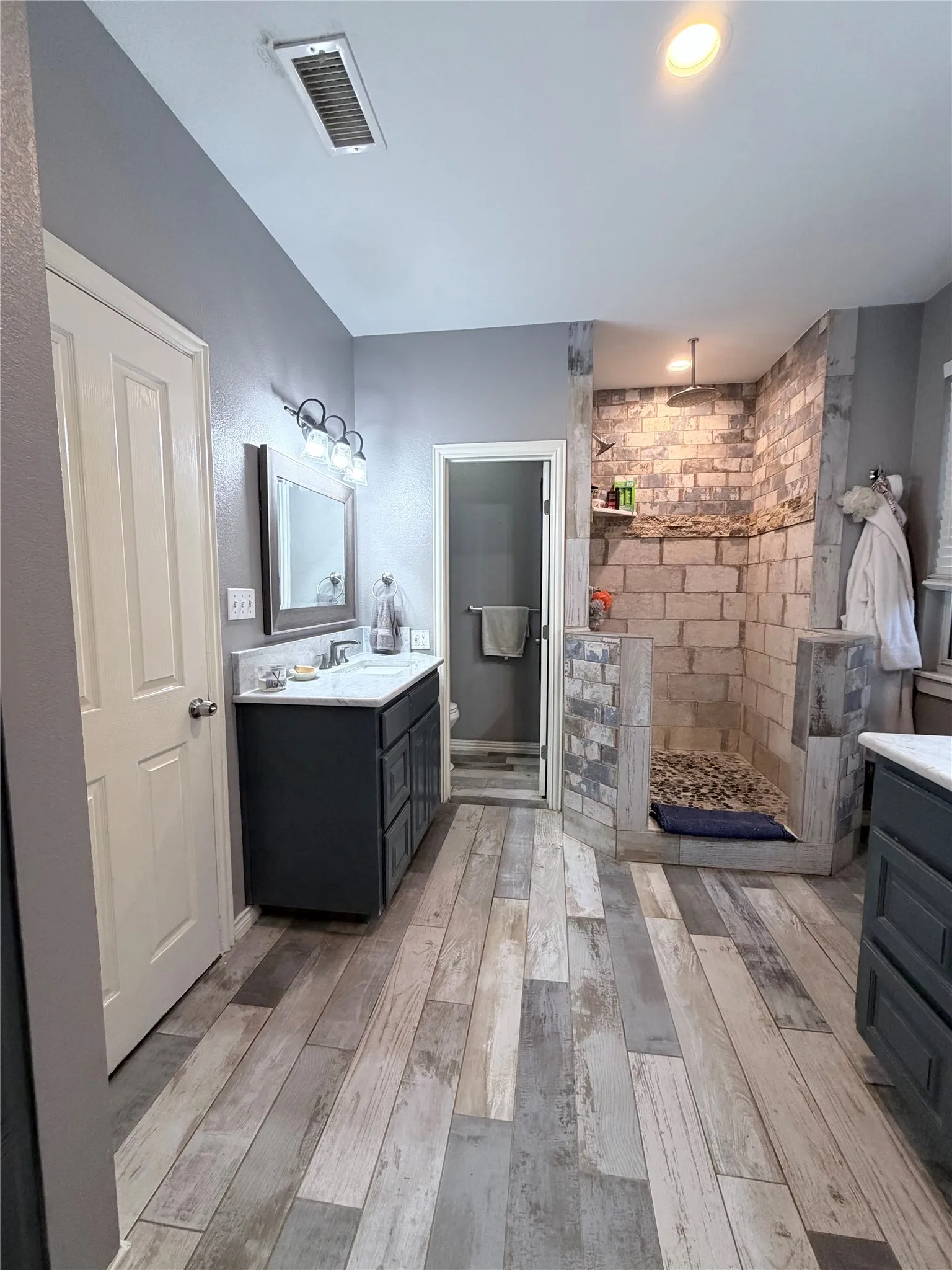 Single Family Residence For Sale in Parker County , 103 Tusk Court, Weatherford, Texas 76085, 4 Bedroom, 3 Bathroom, 4 Garage spaces, 2,380 Sqft, built in 2001, mls#21399811, Real Estate Agent in Weatherford, Homes For Sale in Parker county, Homes For Sale in Weatherford, Realtor in Weatherford Texas, Real Estate Brokerage Independent Realty Texas, Luminita Cordes Realtor
