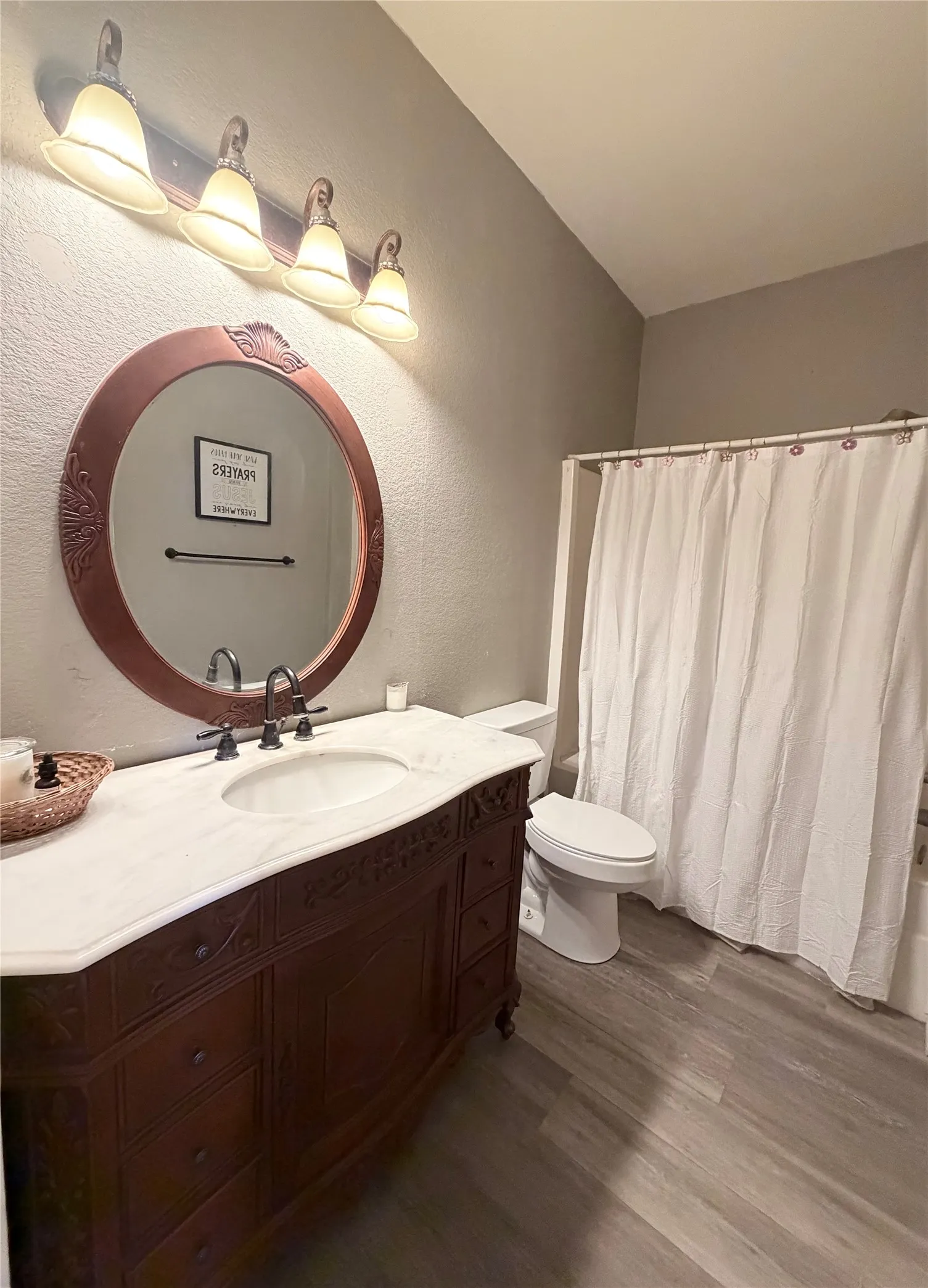 Single Family Residence For Sale in Parker County , 103 Tusk Court, Weatherford, Texas 76085, 4 Bedroom, 3 Bathroom, 4 Garage spaces, 2,380 Sqft, built in 2001, mls#21399811, Real Estate Agent in Weatherford, Homes For Sale in Parker county, Homes For Sale in Weatherford, Realtor in Weatherford Texas, Real Estate Brokerage Independent Realty Texas, Luminita Cordes Realtor