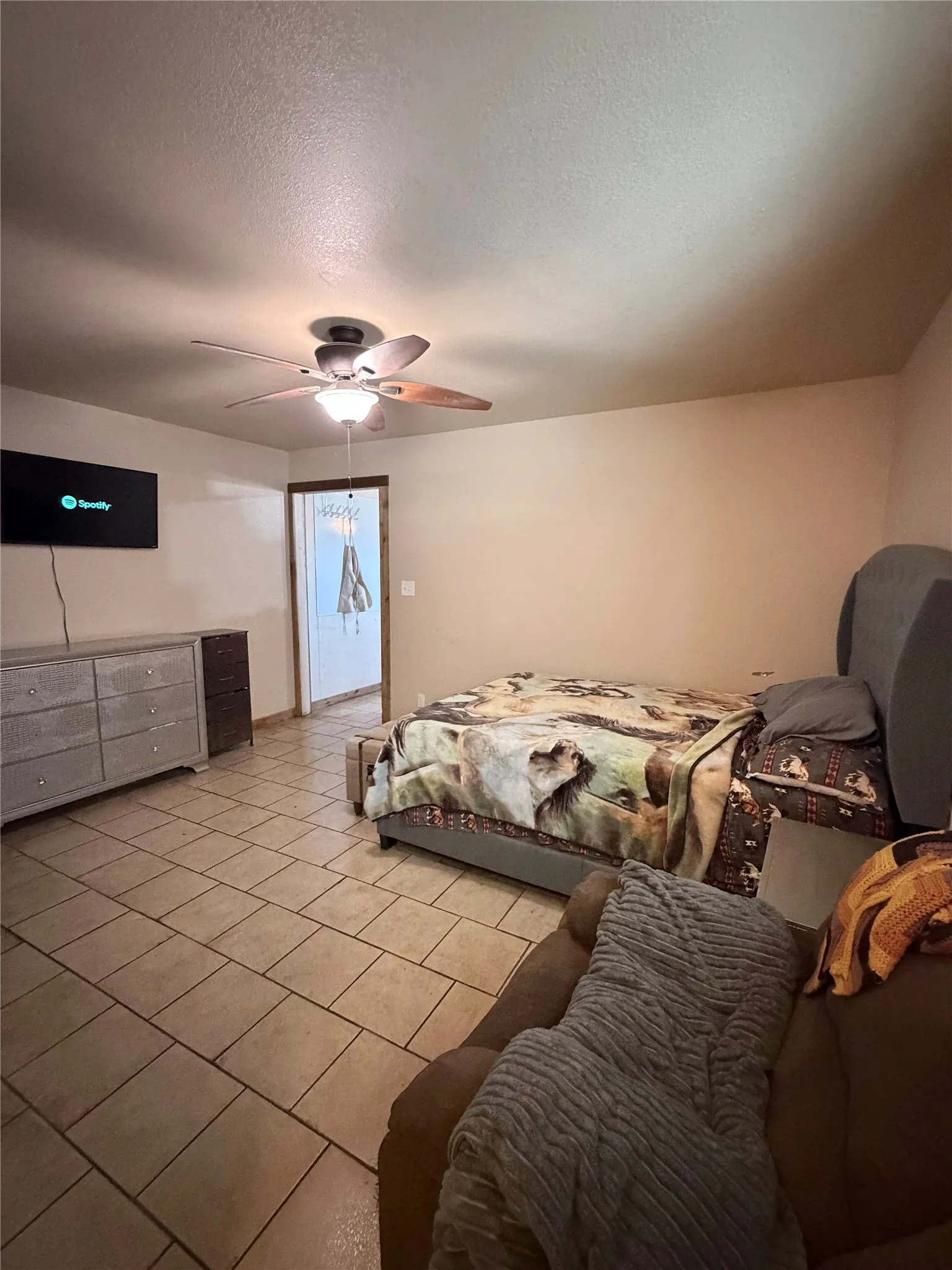 Single Family Residence For Sale in Parker County , 103 Tusk Court, Weatherford, Texas 76085, 4 Bedroom, 3 Bathroom, 4 Garage spaces, 2,380 Sqft, built in 2001, mls#21399811, Real Estate Agent in Weatherford, Homes For Sale in Parker county, Homes For Sale in Weatherford, Realtor in Weatherford Texas, Real Estate Brokerage Independent Realty Texas, Luminita Cordes Realtor