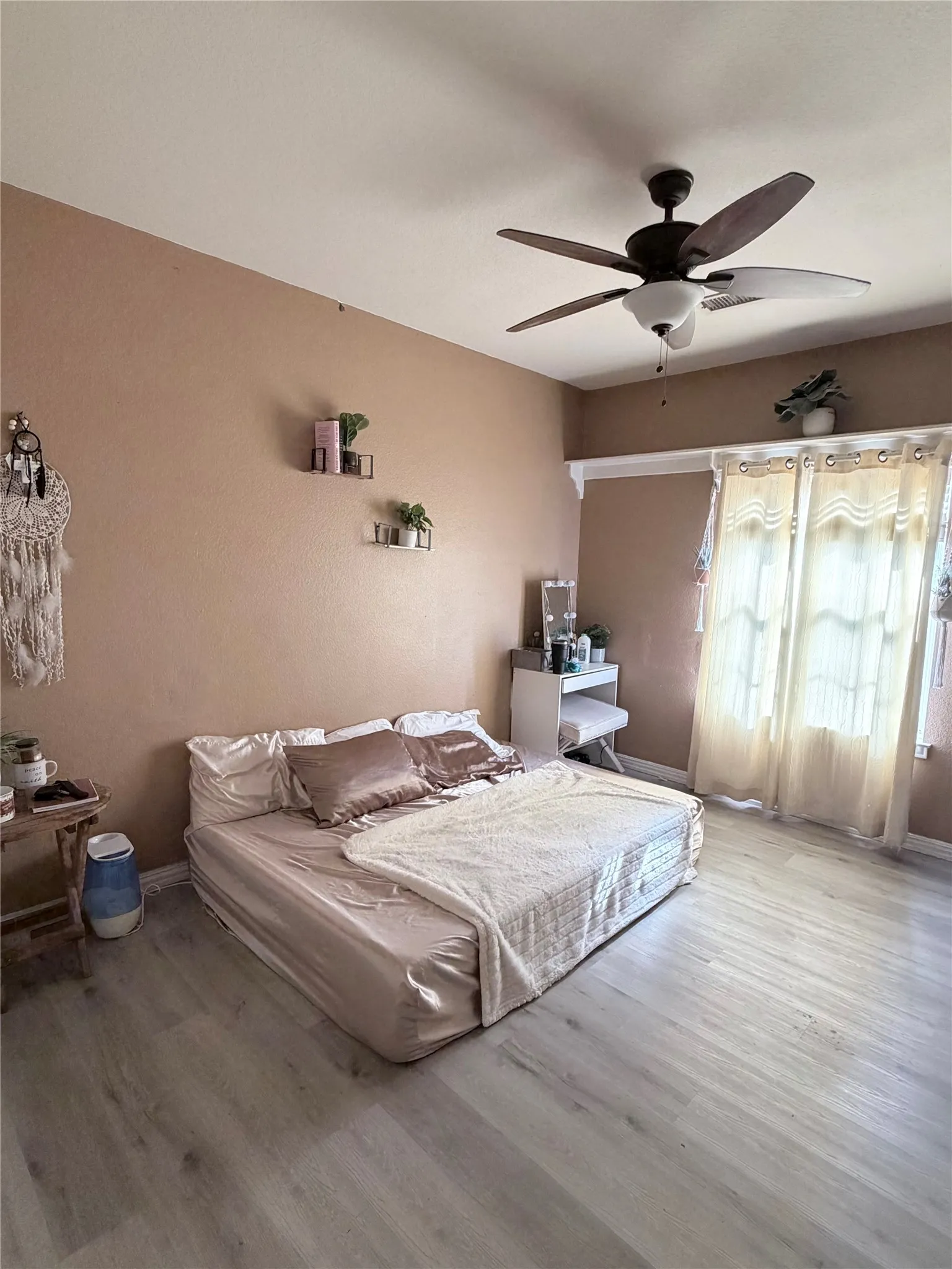 Single Family Residence For Sale in Parker County , 103 Tusk Court, Weatherford, Texas 76085, 4 Bedroom, 3 Bathroom, 4 Garage spaces, 2,380 Sqft, built in 2001, mls#21399811, Real Estate Agent in Weatherford, Homes For Sale in Parker county, Homes For Sale in Weatherford, Realtor in Weatherford Texas, Real Estate Brokerage Independent Realty Texas, Luminita Cordes Realtor
