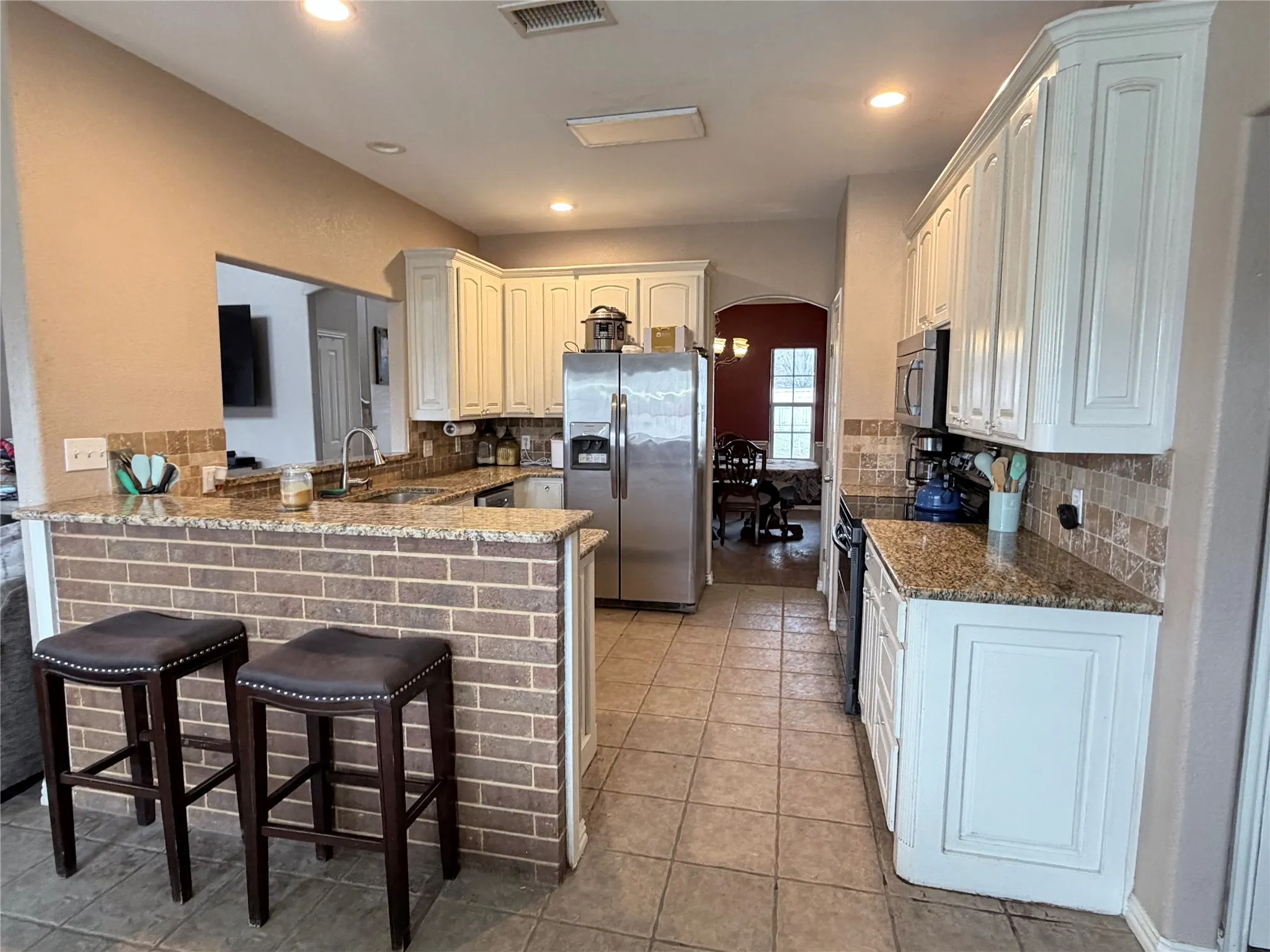 Single Family Residence For Sale in Parker County , 103 Tusk Court, Weatherford, Texas 76085, 4 Bedroom, 3 Bathroom, 4 Garage spaces, 2,380 Sqft, built in 2001, mls#21399811, Real Estate Agent in Weatherford, Homes For Sale in Parker county, Homes For Sale in Weatherford, Realtor in Weatherford Texas, Real Estate Brokerage Independent Realty Texas, Luminita Cordes Realtor