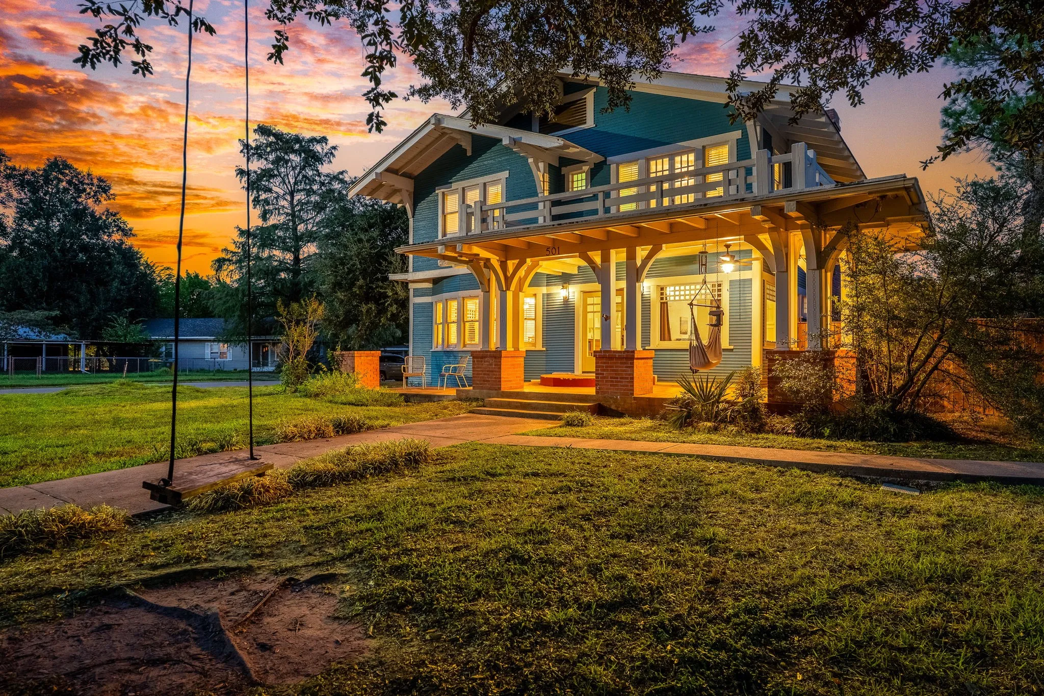 Single Family Residence For Sale in Limestone County , 501 E Cobb Street, Groesbeck, Texas 76642, 4 Bedroom, 3 Bathroom, 2 Garage spaces, 2,999 Sqft, built in 1914, mls#21396964, Real Estate Agent in Groesbeck, Homes For Sale in Limestone county, Homes For Sale in Groesbeck, Realtor in Groesbeck Texas, Real Estate Brokerage Independent Realty Texas, Luminita Cordes Realtor