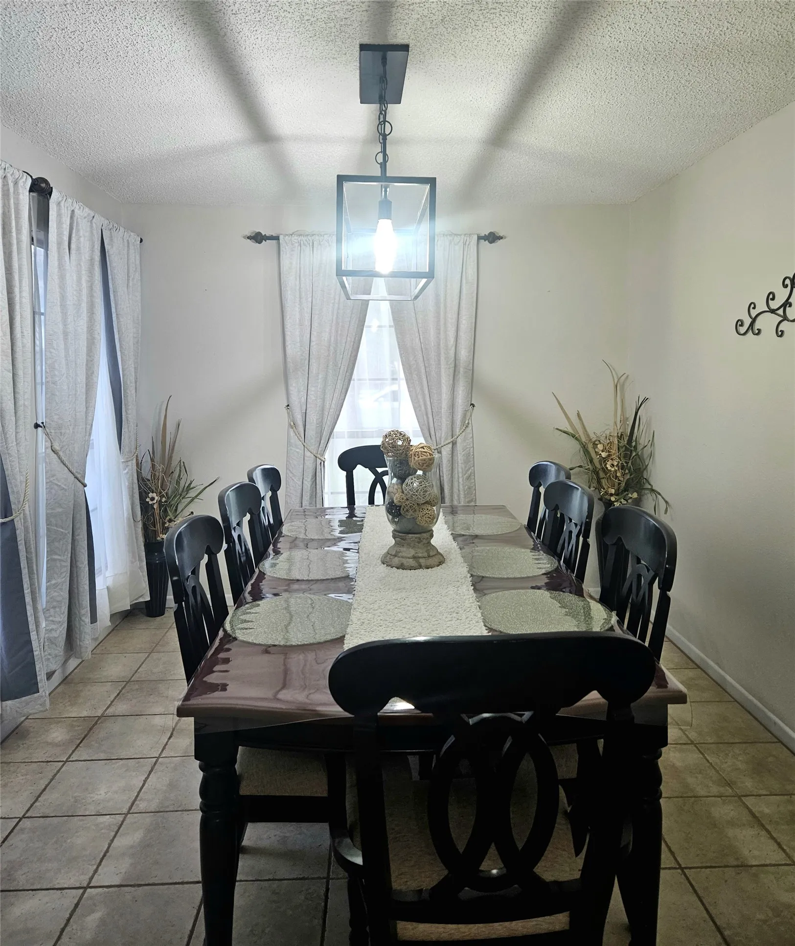 Single Family Residence For Sale in Brown County , 1 Dixie Court, Brownwood, Texas 76801, 4 Bedroom, 2 Bathroom, Garage spaces, 2,401 Sqft, built in 1977, mls#21402197, Real Estate Agent in Brownwood, Homes For Sale in Brown county, Homes For Sale in Brownwood, Realtor in Brownwood Texas, Real Estate Brokerage Independent Realty Texas, Luminita Cordes Realtor