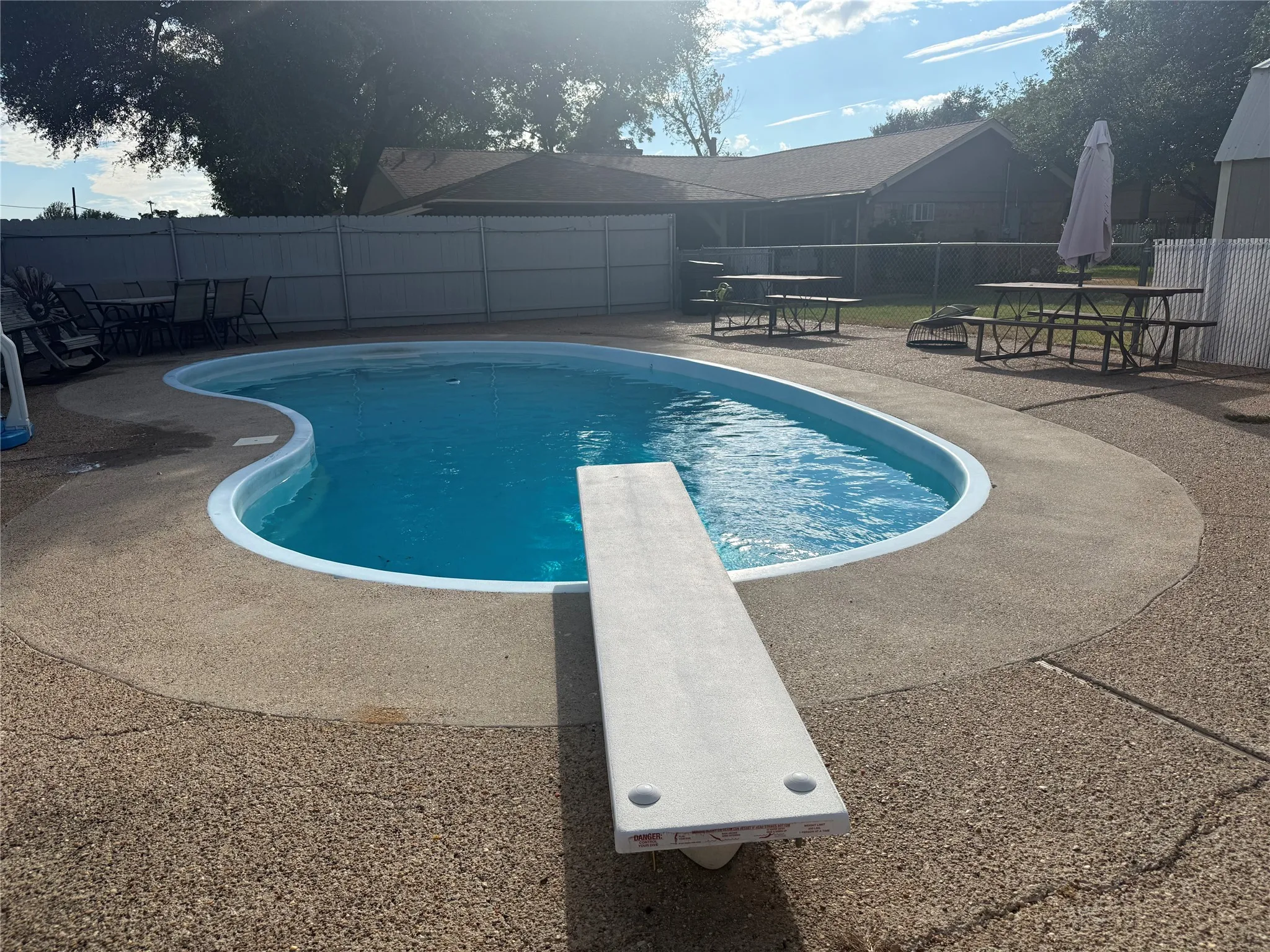 Single Family Residence For Sale in Brown County , 1 Dixie Court, Brownwood, Texas 76801, 4 Bedroom, 2 Bathroom, Garage spaces, 2,401 Sqft, built in 1977, mls#21402197, Real Estate Agent in Brownwood, Homes For Sale in Brown county, Homes For Sale in Brownwood, Realtor in Brownwood Texas, Real Estate Brokerage Independent Realty Texas, Luminita Cordes Realtor