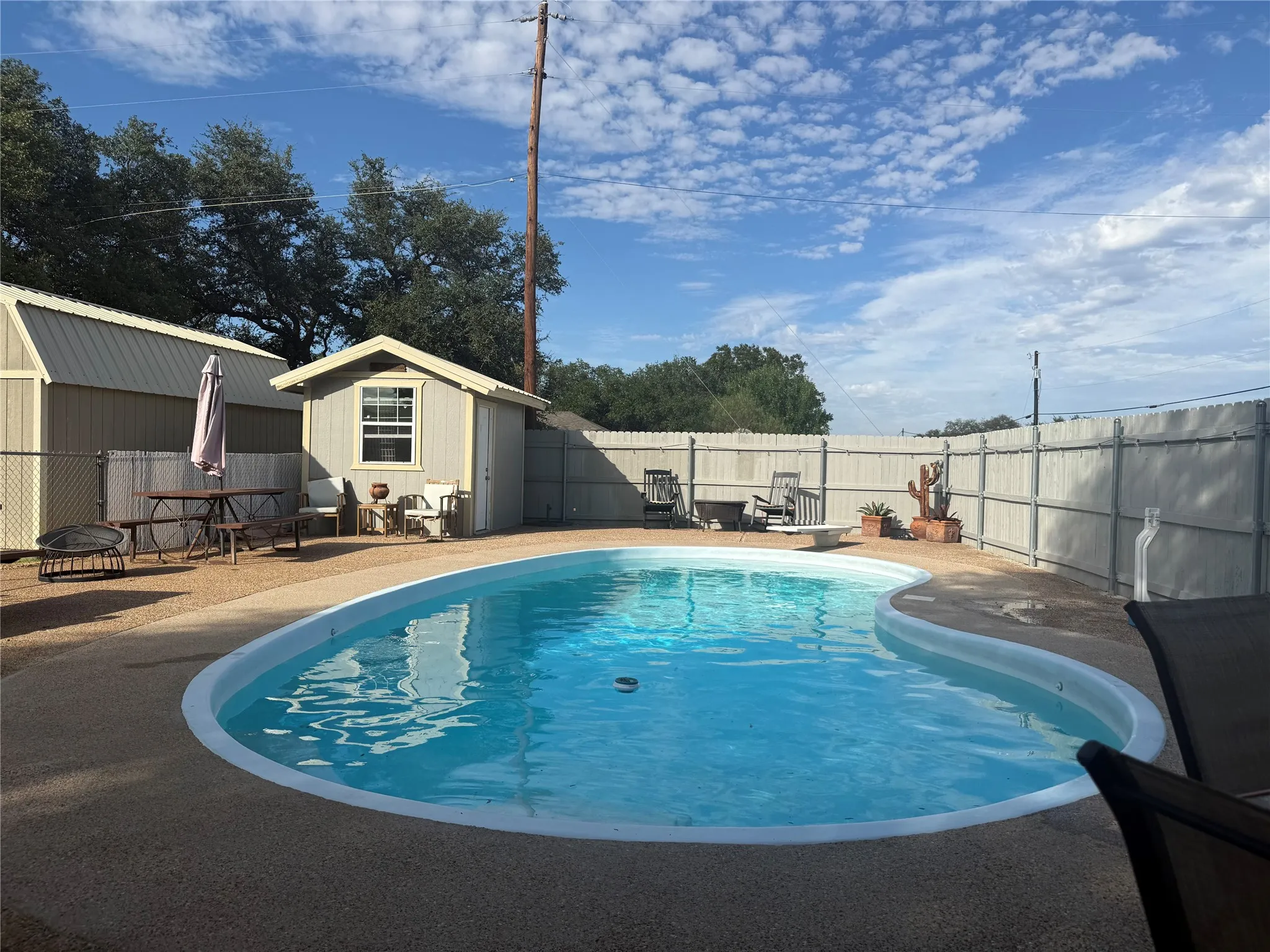 Single Family Residence For Sale in Brown County , 1 Dixie Court, Brownwood, Texas 76801, 4 Bedroom, 2 Bathroom, Garage spaces, 2,401 Sqft, built in 1977, mls#21402197, Real Estate Agent in Brownwood, Homes For Sale in Brown county, Homes For Sale in Brownwood, Realtor in Brownwood Texas, Real Estate Brokerage Independent Realty Texas, Luminita Cordes Realtor