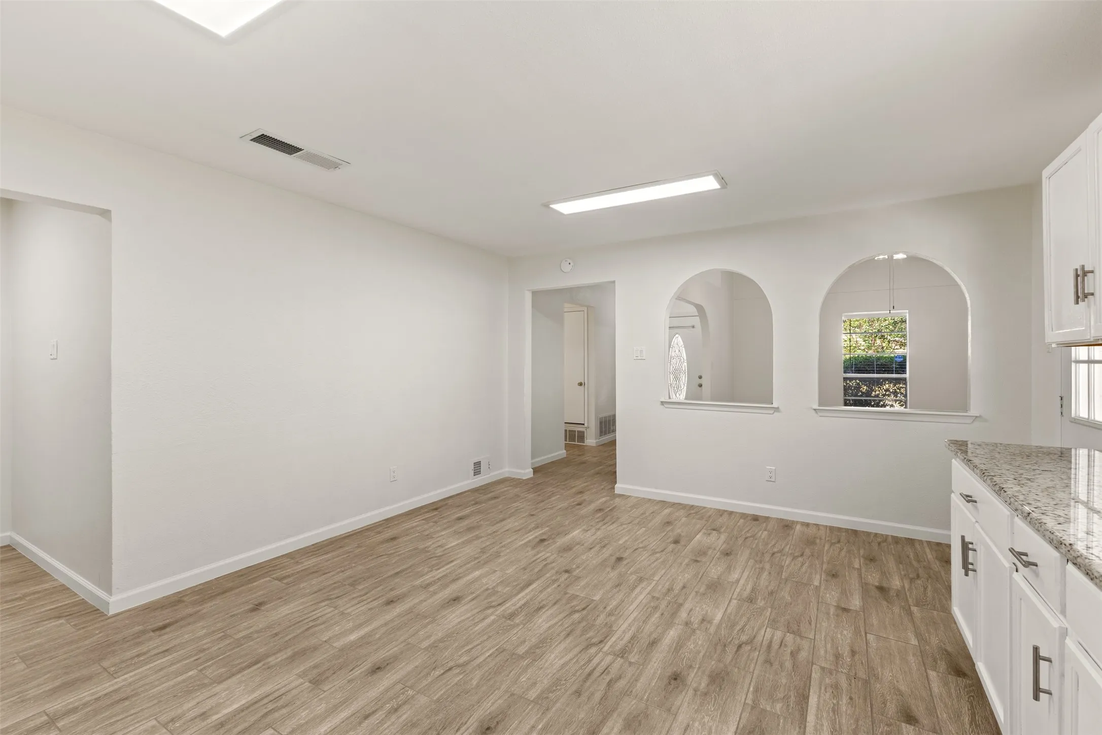 Single Family Residence For Rent in Dallas County , 2418 Village Green Drive, Garland, Texas 75044, 3 Bedroom, 2 Bathroom, Garage spaces, 2,058 Sqft, built in 1974, mls#21402689, Real Estate Agent in Garland, Homes For Rent in Dallas county, Homes For Rent in Garland, Realtor in Garland Texas, Real Estate Brokerage Independent Realty Texas, Luminita Cordes Realtor