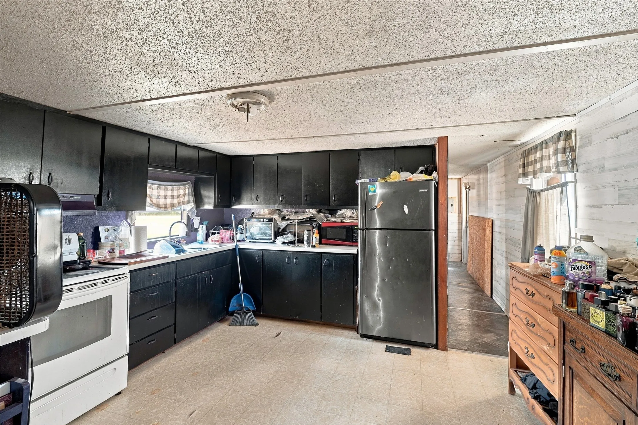 Mobile Home For Sale in Ellis County , 252 Mesa Road, Waxahachie, Texas 75167, 3 Bedroom, 1 Bathroom, Garage spaces, 924 Sqft, built in 1978, mls#21400822, Real Estate Agent in Waxahachie, Homes For Sale in Ellis county, Homes For Sale in Waxahachie, Realtor in Waxahachie Texas, Real Estate Brokerage Independent Realty Texas, Luminita Cordes Realtor
