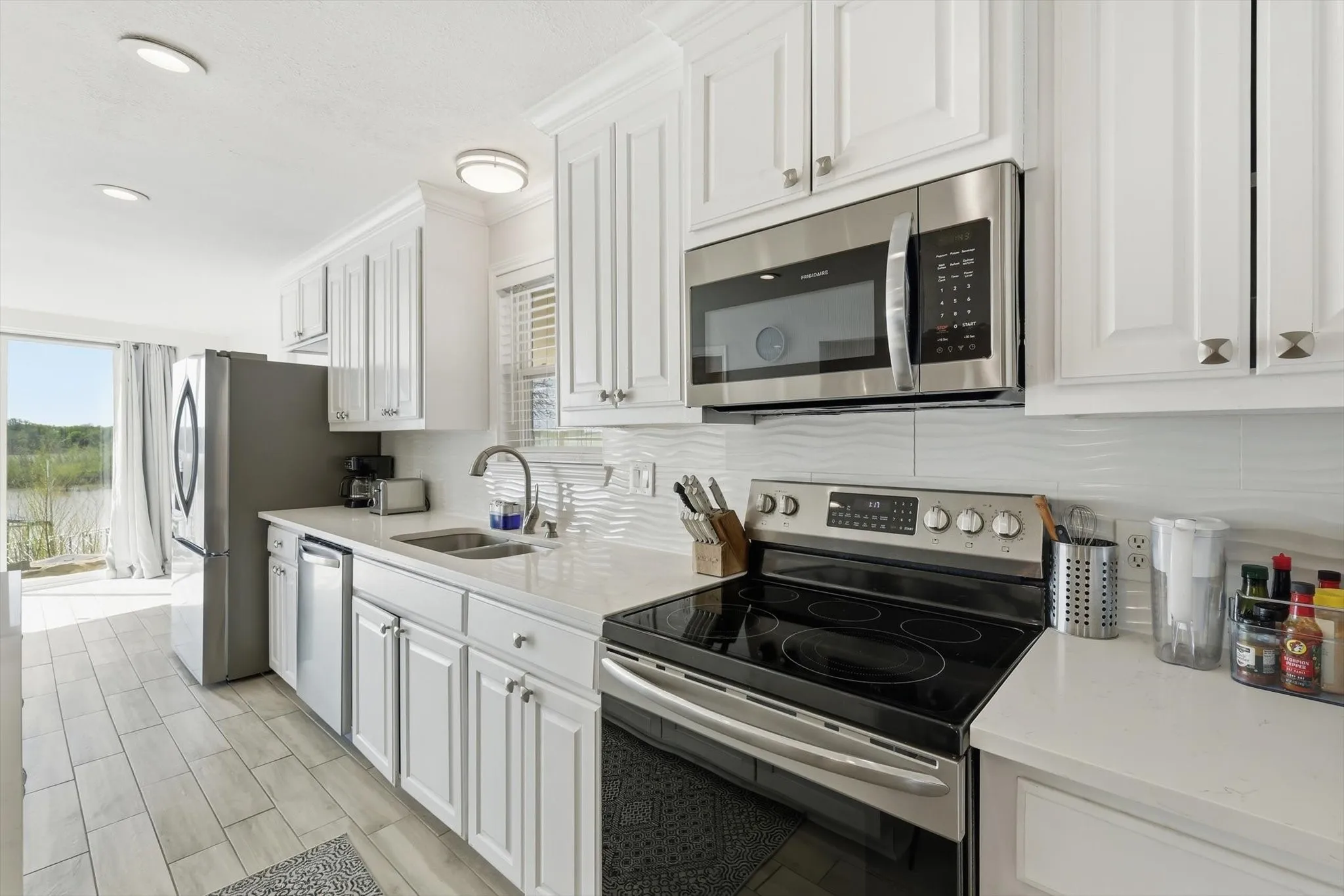 Single Family Residence For Sale in Wise County , 732 Blue Fathom Drive, Runaway Bay, Texas 76426, 3 Bedroom, 3 Bathroom, Garage spaces, 2,064 Sqft, built in 1990, mls#21402686, Real Estate Agent in Runaway Bay, Homes For Sale in Wise county, Homes For Sale in Runaway Bay, Realtor in Runaway Bay Texas, Real Estate Brokerage Independent Realty Texas, Luminita Cordes Realtor