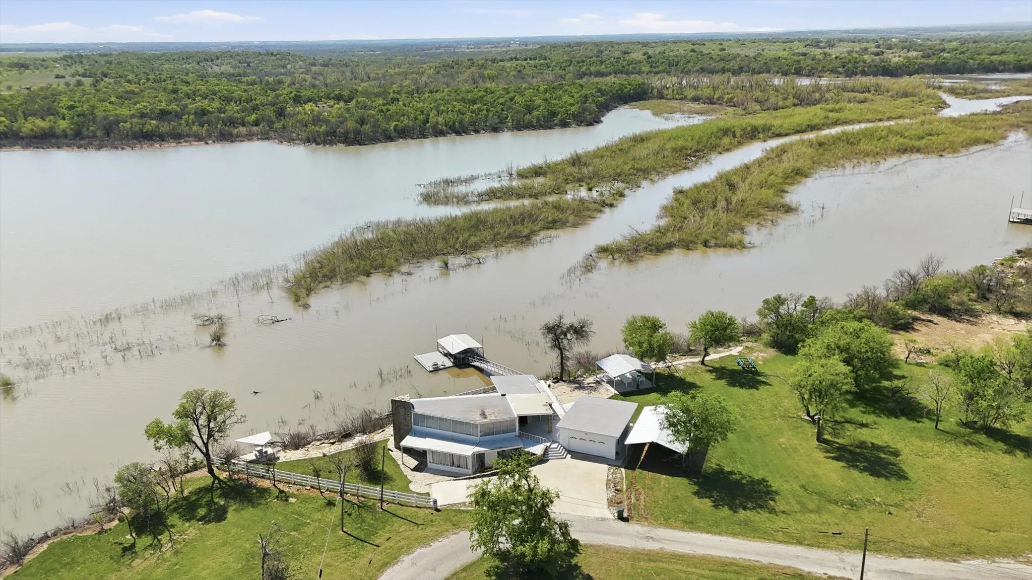 Single Family Residence For Sale in Wise County , 732 Blue Fathom Drive, Runaway Bay, Texas 76426, 3 Bedroom, 3 Bathroom, Garage spaces, 2,064 Sqft, built in 1990, mls#21402686, Real Estate Agent in Runaway Bay, Homes For Sale in Wise county, Homes For Sale in Runaway Bay, Realtor in Runaway Bay Texas, Real Estate Brokerage Independent Realty Texas, Luminita Cordes Realtor