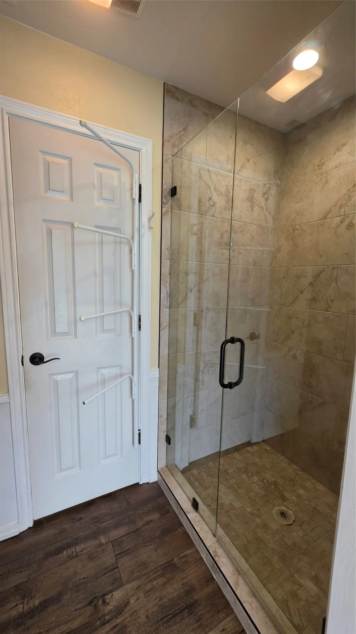 Primary shower
