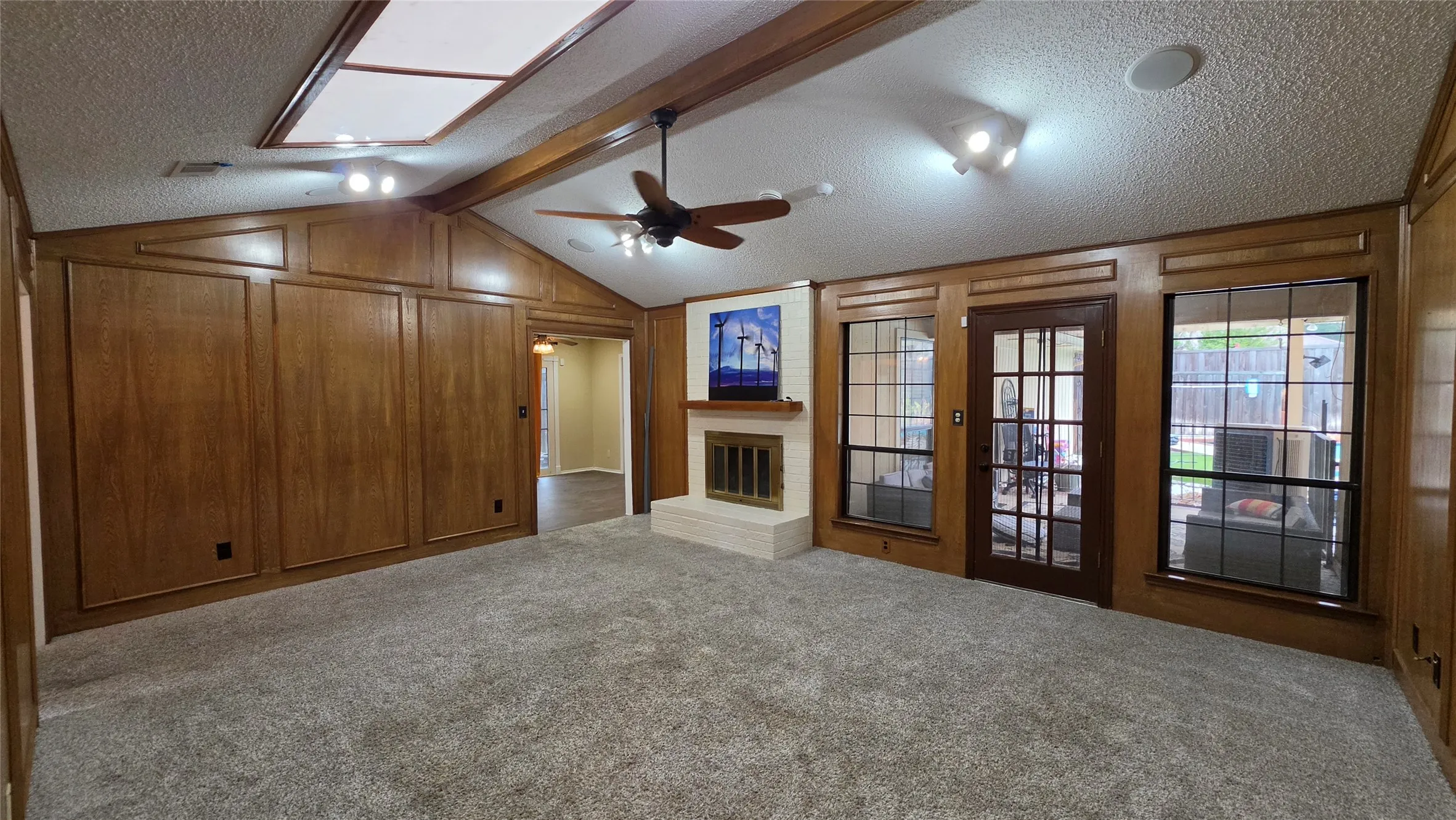 Single Family Residence For Rent in Dallas County , 1821 Trowbridge Street, Garland, Texas 75044, 3 Bedroom, 2 Bathroom, 2 Garage spaces, 1,854 Sqft, built in 1978, mls#21402678, Real Estate Agent in Garland, Homes For Rent in Dallas county, Homes For Rent in Garland, Realtor in Garland Texas, Real Estate Brokerage Independent Realty Texas, Luminita Cordes Realtor