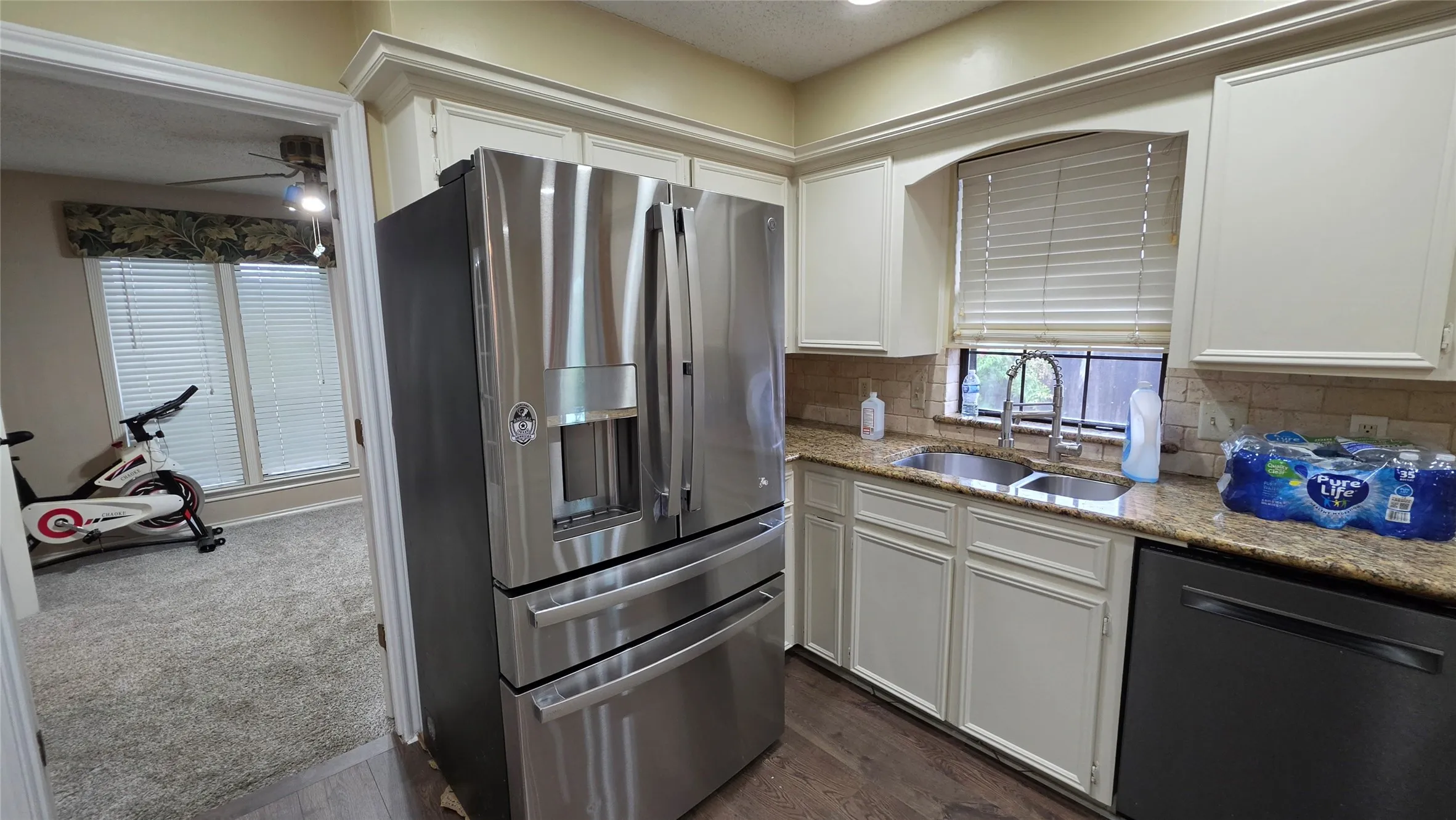 Single Family Residence For Rent in Dallas County , 1821 Trowbridge Street, Garland, Texas 75044, 3 Bedroom, 2 Bathroom, 2 Garage spaces, 1,854 Sqft, built in 1978, mls#21402678, Real Estate Agent in Garland, Homes For Rent in Dallas county, Homes For Rent in Garland, Realtor in Garland Texas, Real Estate Brokerage Independent Realty Texas, Luminita Cordes Realtor