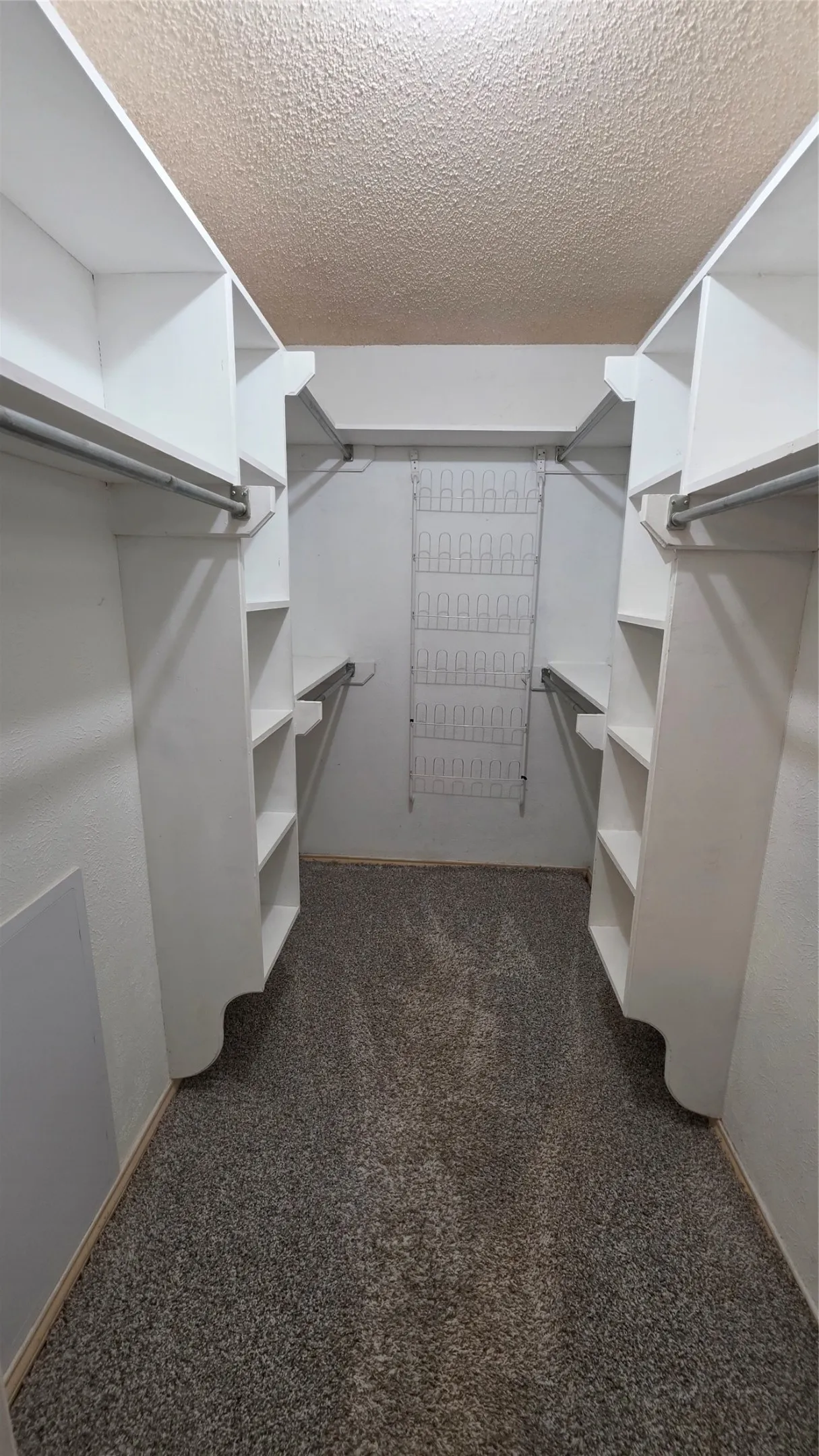 Single Family Residence For Rent in Dallas County , 1821 Trowbridge Street, Garland, Texas 75044, 3 Bedroom, 2 Bathroom, 2 Garage spaces, 1,854 Sqft, built in 1978, mls#21402678, Real Estate Agent in Garland, Homes For Rent in Dallas county, Homes For Rent in Garland, Realtor in Garland Texas, Real Estate Brokerage Independent Realty Texas, Luminita Cordes Realtor