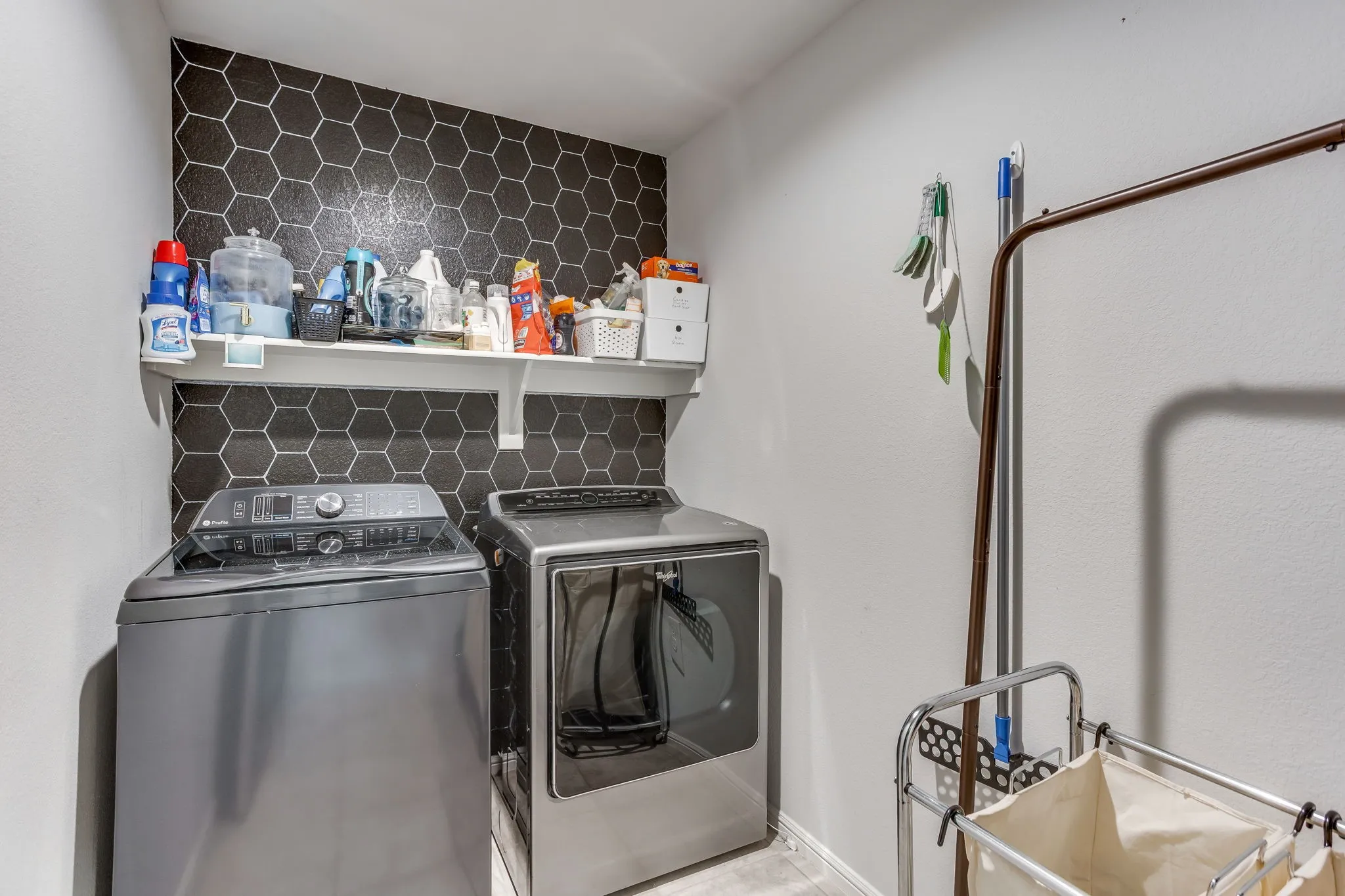 Single Family Residence For Sale in Tarrant County , 10345 Fort Crockett Trail, Crowley, Texas 76036, 4 Bedroom, 2 Bathroom, 2 Garage spaces, 1,669 Sqft, built in 2019, mls#21402677, Real Estate Agent in Crowley, Homes For Sale in Tarrant county, Homes For Sale in Crowley, Realtor in Crowley Texas, Real Estate Brokerage Independent Realty Texas, Luminita Cordes Realtor