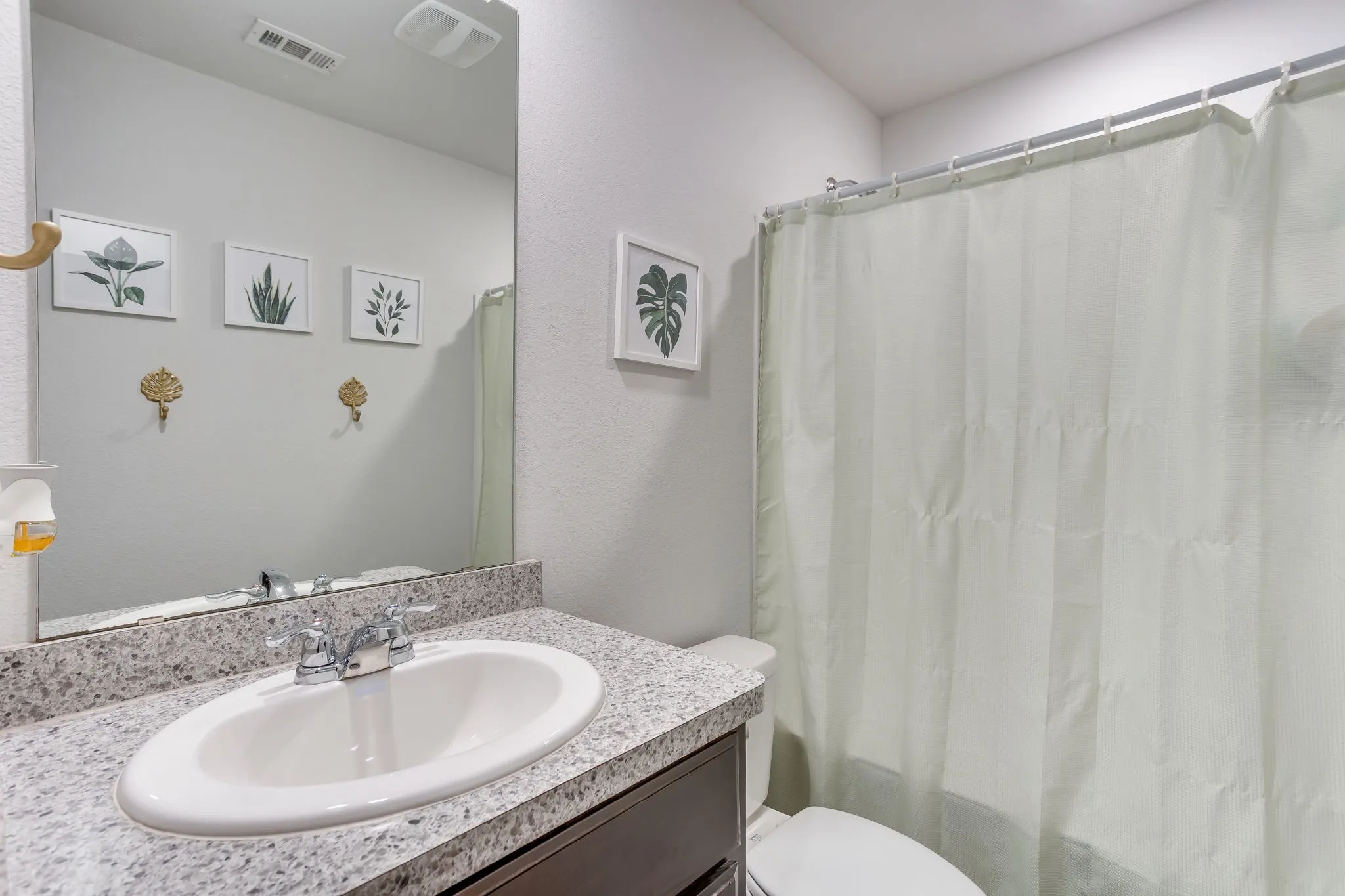 Single Family Residence For Sale in Tarrant County , 10345 Fort Crockett Trail, Crowley, Texas 76036, 4 Bedroom, 2 Bathroom, 2 Garage spaces, 1,669 Sqft, built in 2019, mls#21402677, Real Estate Agent in Crowley, Homes For Sale in Tarrant county, Homes For Sale in Crowley, Realtor in Crowley Texas, Real Estate Brokerage Independent Realty Texas, Luminita Cordes Realtor