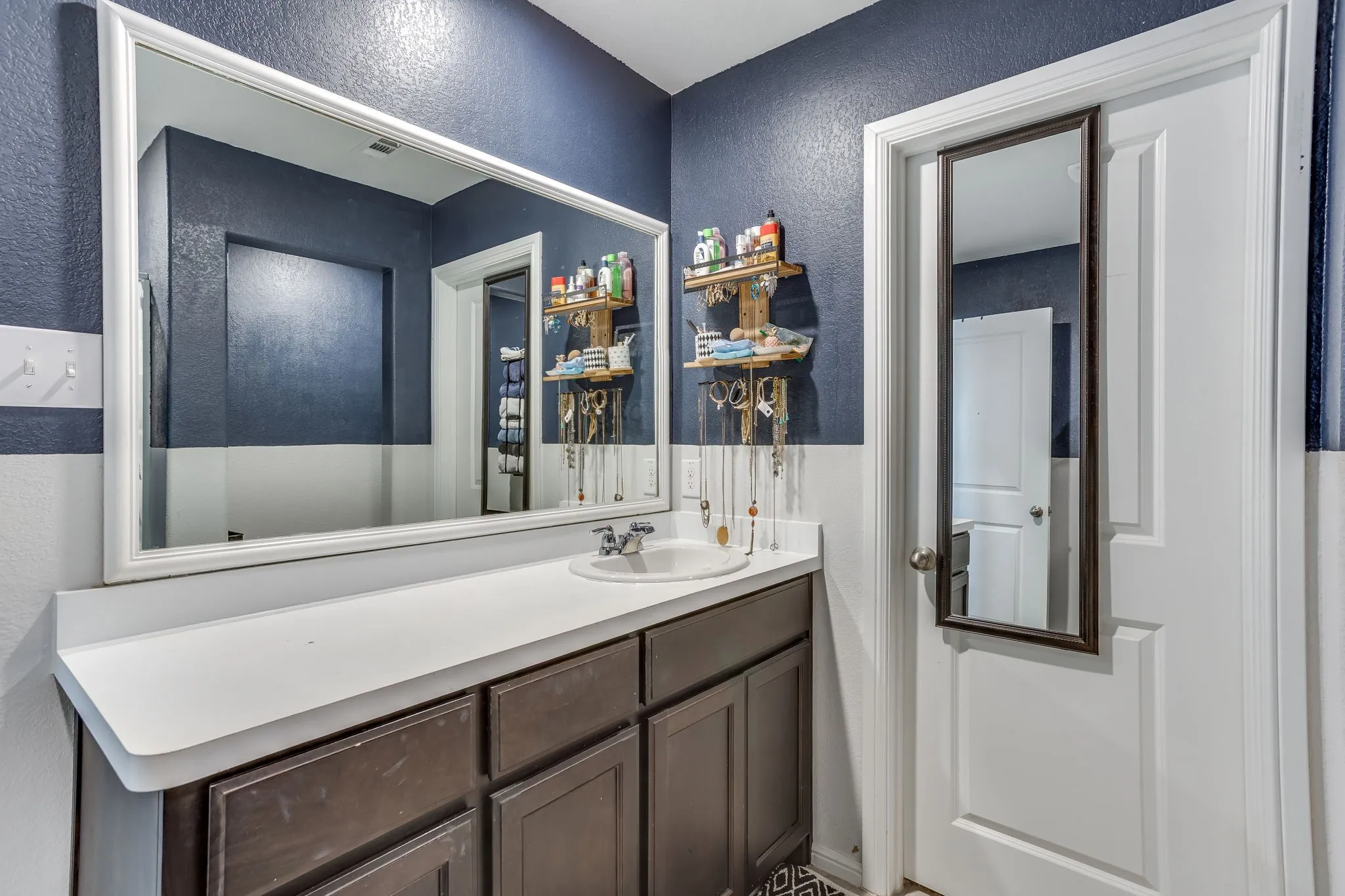 Single Family Residence For Sale in Tarrant County , 10345 Fort Crockett Trail, Crowley, Texas 76036, 4 Bedroom, 2 Bathroom, 2 Garage spaces, 1,669 Sqft, built in 2019, mls#21402677, Real Estate Agent in Crowley, Homes For Sale in Tarrant county, Homes For Sale in Crowley, Realtor in Crowley Texas, Real Estate Brokerage Independent Realty Texas, Luminita Cordes Realtor