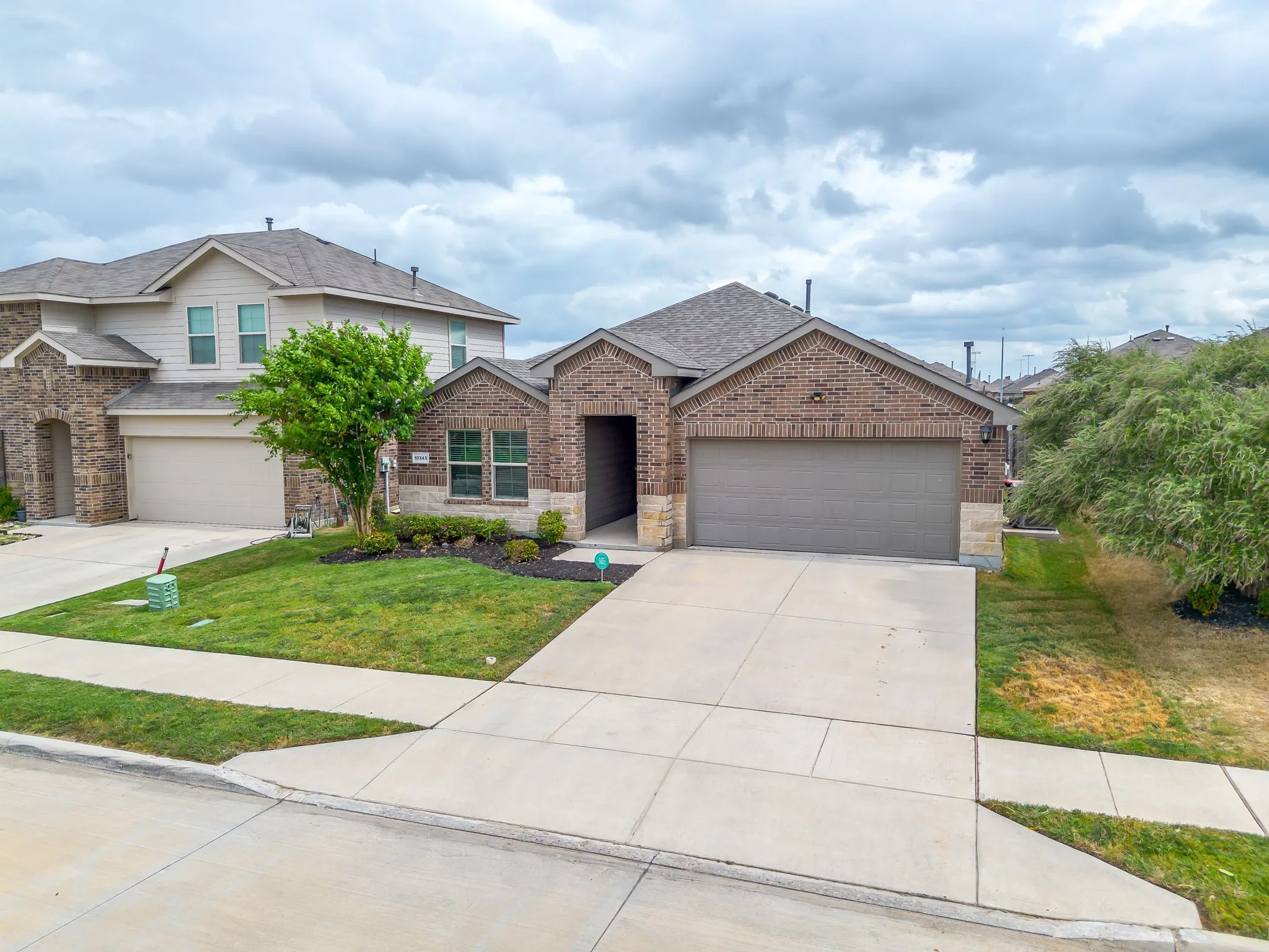 Single Family Residence For Sale in Tarrant County , 10345 Fort Crockett Trail, Crowley, Texas 76036, 4 Bedroom, 2 Bathroom, 2 Garage spaces, 1,669 Sqft, built in 2019, mls#21402677, Real Estate Agent in Crowley, Homes For Sale in Tarrant county, Homes For Sale in Crowley, Realtor in Crowley Texas, Real Estate Brokerage Independent Realty Texas, Luminita Cordes Realtor
