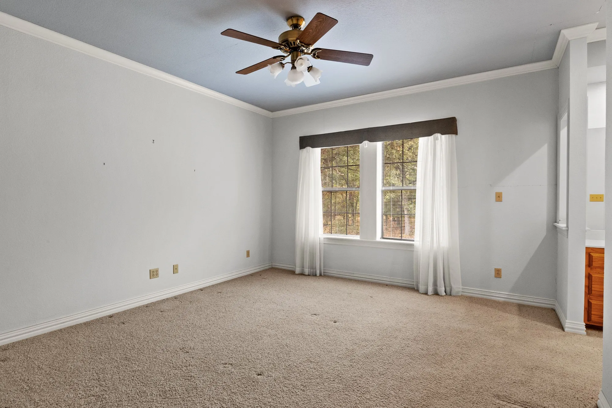 Single Family Residence For Sale in Titus County , 205 County Road 1485, Mt Pleasant, Texas 75455, 5 Bedroom, 3 Bathroom, 2 Garage spaces, 3,930 Sqft, built in 1994, mls#21402269, Real Estate Agent in Mt Pleasant, Homes For Sale in Titus county, Homes For Sale in Mt Pleasant, Realtor in Mt Pleasant Texas, Real Estate Brokerage Independent Realty Texas, Luminita Cordes Realtor