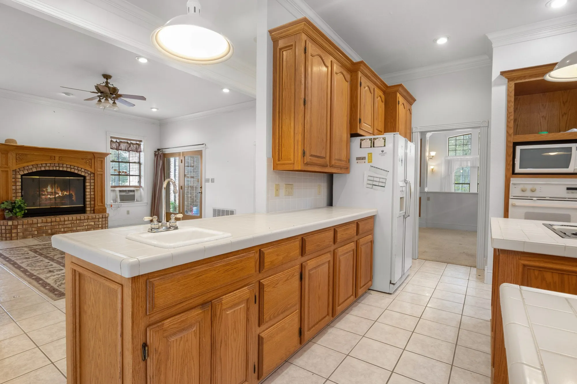 Single Family Residence For Sale in Titus County , 205 County Road 1485, Mt Pleasant, Texas 75455, 5 Bedroom, 3 Bathroom, 2 Garage spaces, 3,930 Sqft, built in 1994, mls#21402269, Real Estate Agent in Mt Pleasant, Homes For Sale in Titus county, Homes For Sale in Mt Pleasant, Realtor in Mt Pleasant Texas, Real Estate Brokerage Independent Realty Texas, Luminita Cordes Realtor