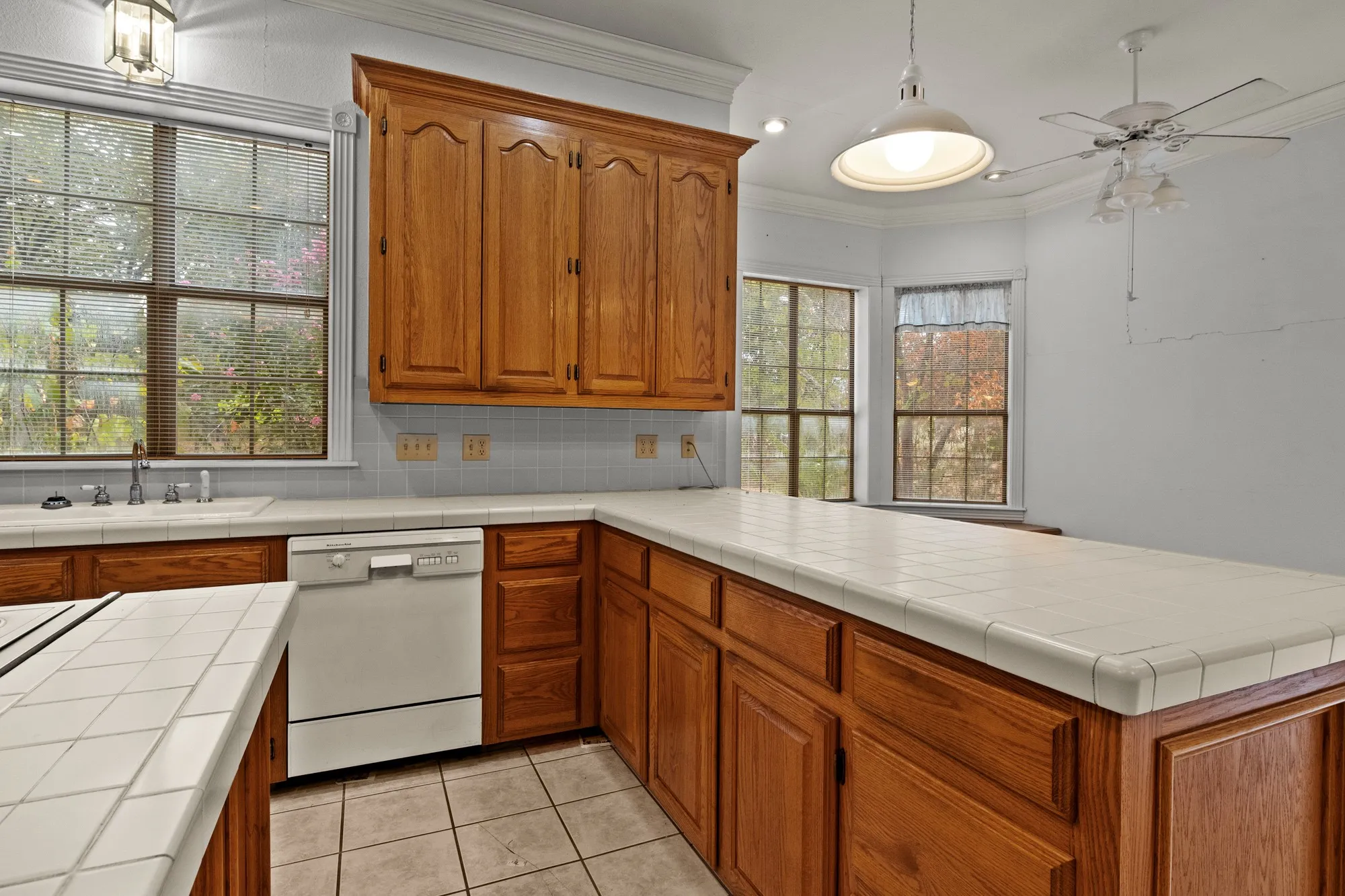 Single Family Residence For Sale in Titus County , 205 County Road 1485, Mt Pleasant, Texas 75455, 5 Bedroom, 3 Bathroom, 2 Garage spaces, 3,930 Sqft, built in 1994, mls#21402269, Real Estate Agent in Mt Pleasant, Homes For Sale in Titus county, Homes For Sale in Mt Pleasant, Realtor in Mt Pleasant Texas, Real Estate Brokerage Independent Realty Texas, Luminita Cordes Realtor
