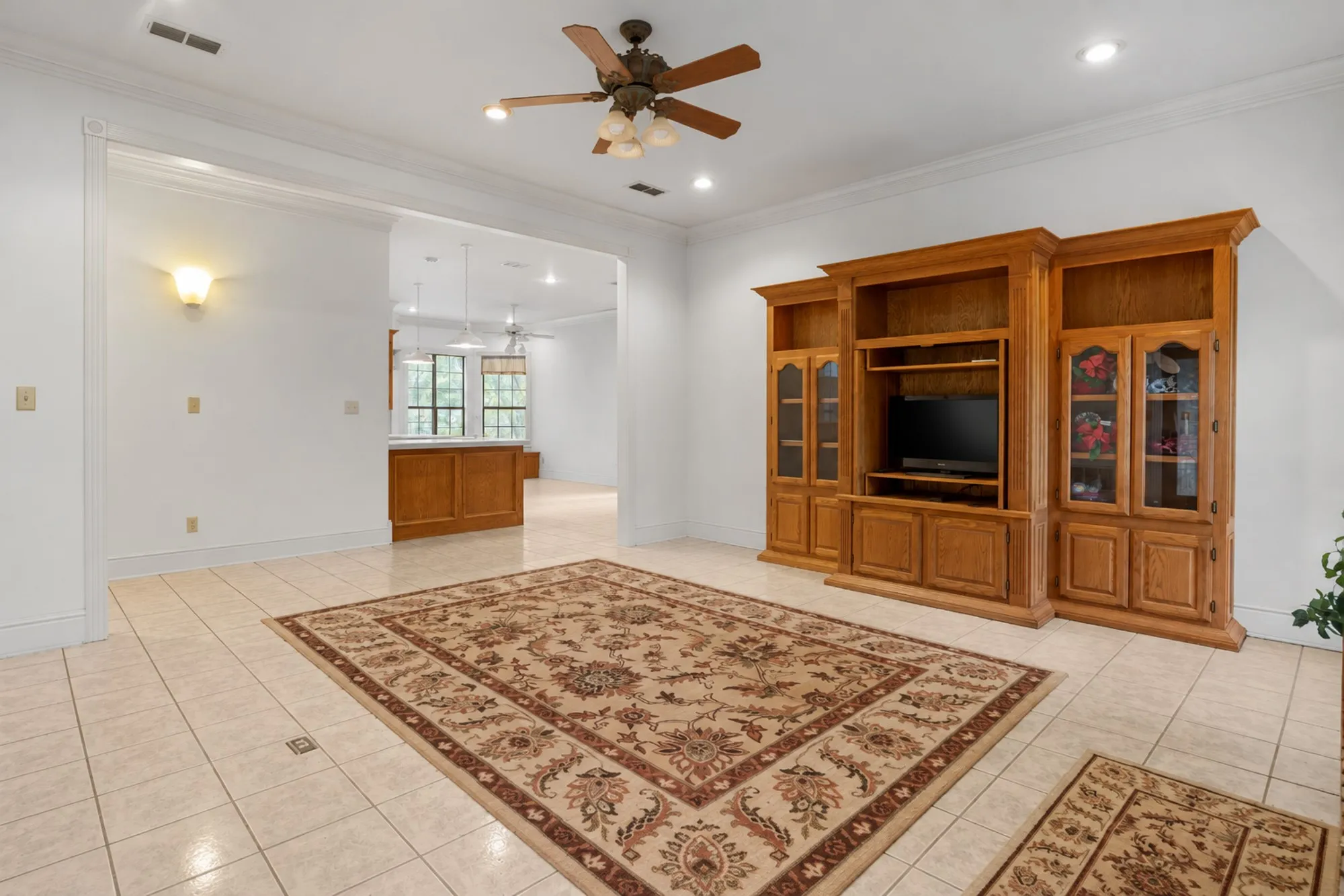 Single Family Residence For Sale in Titus County , 205 County Road 1485, Mt Pleasant, Texas 75455, 5 Bedroom, 3 Bathroom, 2 Garage spaces, 3,930 Sqft, built in 1994, mls#21402269, Real Estate Agent in Mt Pleasant, Homes For Sale in Titus county, Homes For Sale in Mt Pleasant, Realtor in Mt Pleasant Texas, Real Estate Brokerage Independent Realty Texas, Luminita Cordes Realtor