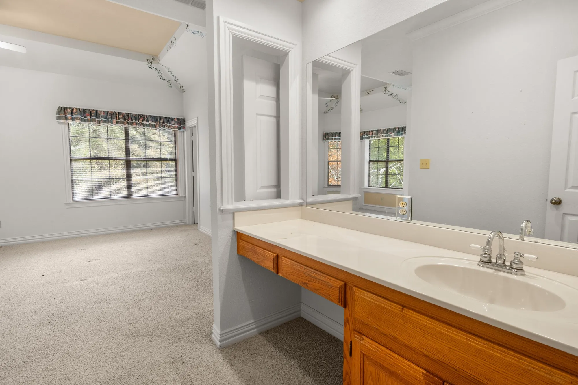 Single Family Residence For Sale in Titus County , 205 County Road 1485, Mt Pleasant, Texas 75455, 5 Bedroom, 3 Bathroom, 2 Garage spaces, 3,930 Sqft, built in 1994, mls#21402269, Real Estate Agent in Mt Pleasant, Homes For Sale in Titus county, Homes For Sale in Mt Pleasant, Realtor in Mt Pleasant Texas, Real Estate Brokerage Independent Realty Texas, Luminita Cordes Realtor