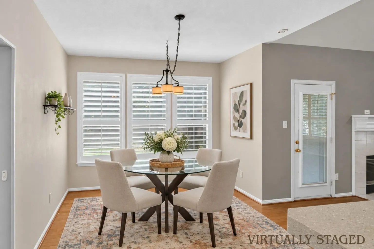 Single Family Residence For Rent in Dallas County , 120 Stonecreek Drive, Irving, Texas 75063, 3 Bedroom, 3 Bathroom, 2 Garage spaces, 2,324 Sqft, built in 1995, mls#21397347, Real Estate Agent in Irving, Homes For Rent in Dallas county, Homes For Rent in Irving, Realtor in Irving Texas, Real Estate Brokerage Independent Realty Texas, Luminita Cordes Realtor