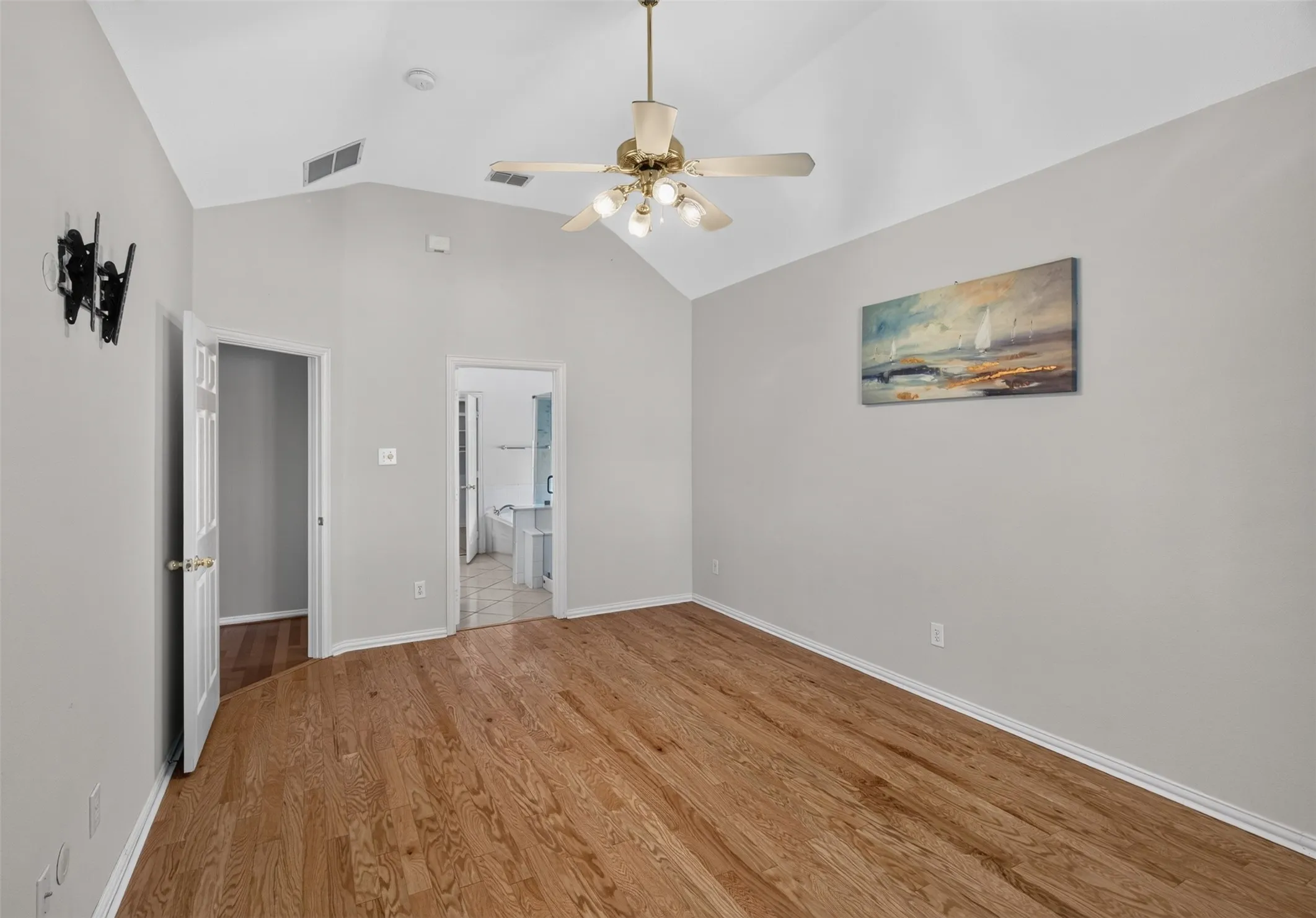 Single Family Residence For Rent in Dallas County , 120 Stonecreek Drive, Irving, Texas 75063, 3 Bedroom, 3 Bathroom, 2 Garage spaces, 2,324 Sqft, built in 1995, mls#21397347, Real Estate Agent in Irving, Homes For Rent in Dallas county, Homes For Rent in Irving, Realtor in Irving Texas, Real Estate Brokerage Independent Realty Texas, Luminita Cordes Realtor