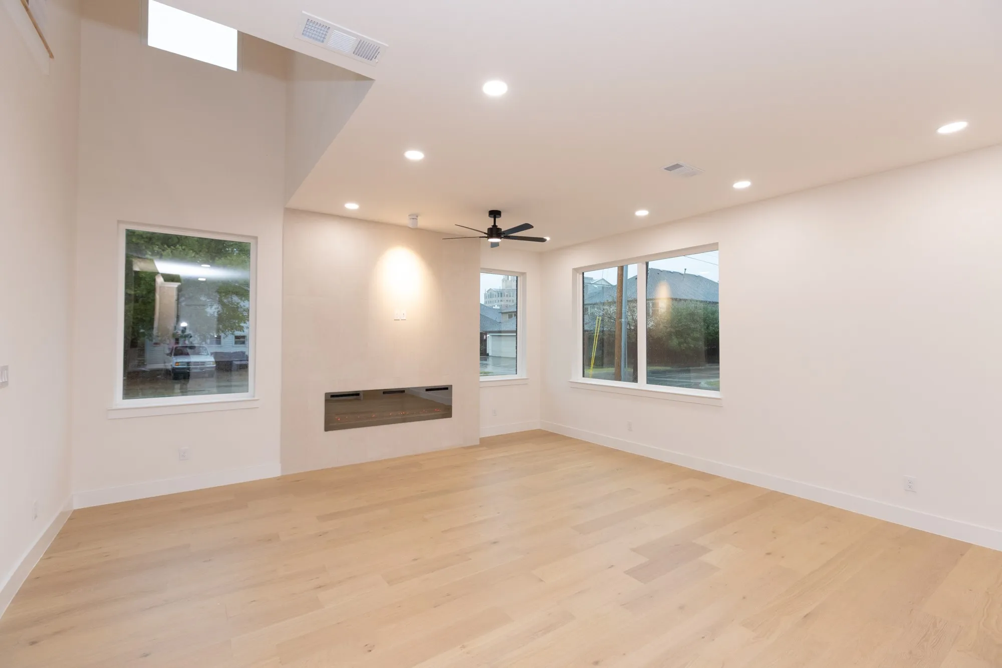 Townhouse For Rent in Dallas County , 4237 Sylvester Street, Dallas, Texas 75219, 3 Bedroom, 4 Bathroom, 2 Garage spaces, 2,823 Sqft, built in 2026, mls#21402422, Real Estate Agent in Dallas, Homes For Rent in Dallas county, Homes For Rent in Dallas, Realtor in Dallas Texas, Real Estate Brokerage Independent Realty Texas, Luminita Cordes Realtor