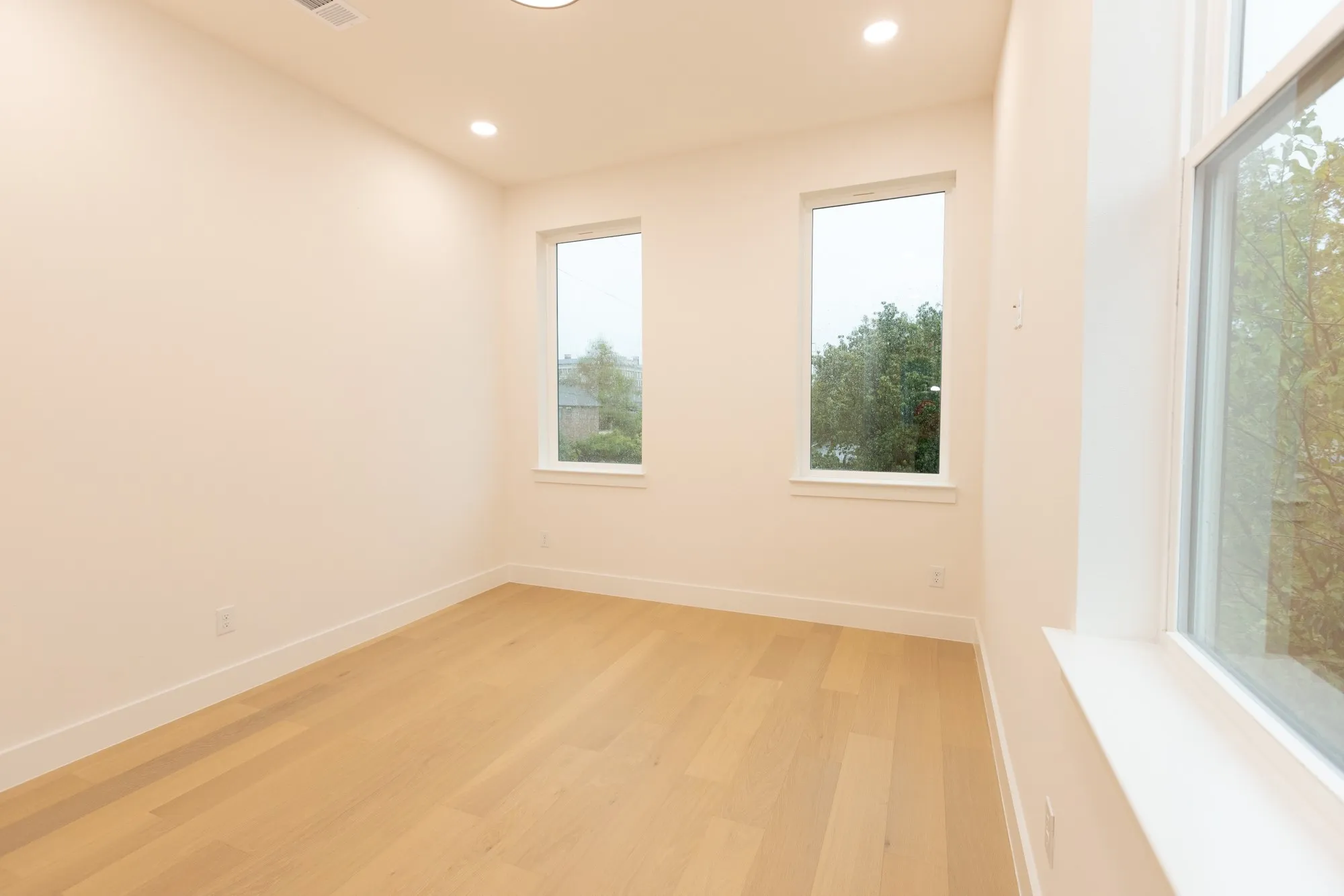 Townhouse For Rent in Dallas County , 4237 Sylvester Street, Dallas, Texas 75219, 3 Bedroom, 4 Bathroom, 2 Garage spaces, 2,823 Sqft, built in 2026, mls#21402422, Real Estate Agent in Dallas, Homes For Rent in Dallas county, Homes For Rent in Dallas, Realtor in Dallas Texas, Real Estate Brokerage Independent Realty Texas, Luminita Cordes Realtor