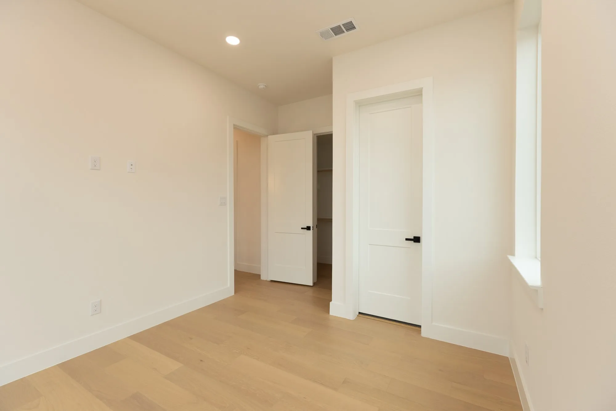 Townhouse For Rent in Dallas County , 4237 Sylvester Street, Dallas, Texas 75219, 3 Bedroom, 4 Bathroom, 2 Garage spaces, 2,823 Sqft, built in 2026, mls#21402422, Real Estate Agent in Dallas, Homes For Rent in Dallas county, Homes For Rent in Dallas, Realtor in Dallas Texas, Real Estate Brokerage Independent Realty Texas, Luminita Cordes Realtor