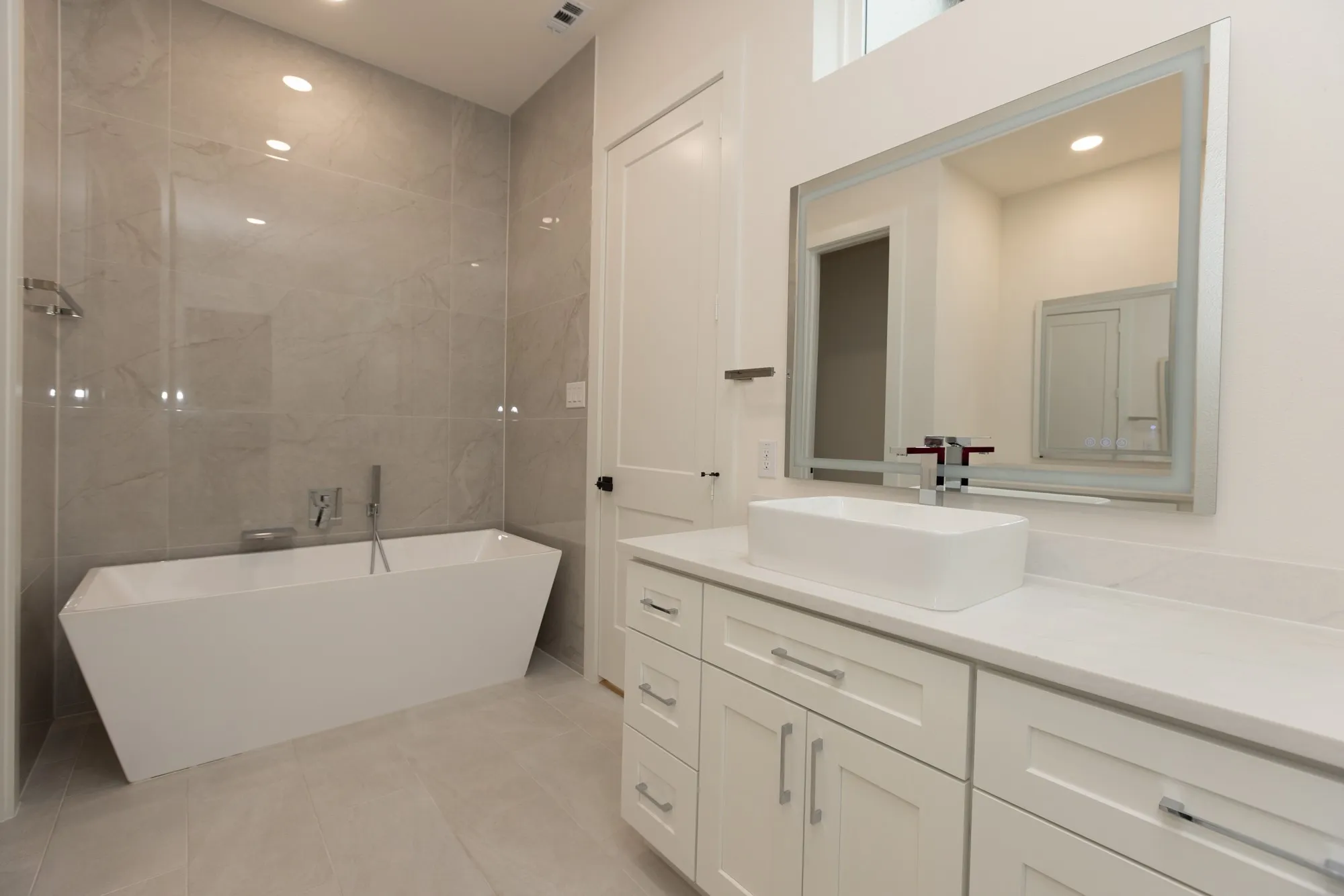 Townhouse For Rent in Dallas County , 4237 Sylvester Street, Dallas, Texas 75219, 3 Bedroom, 4 Bathroom, 2 Garage spaces, 2,823 Sqft, built in 2026, mls#21402422, Real Estate Agent in Dallas, Homes For Rent in Dallas county, Homes For Rent in Dallas, Realtor in Dallas Texas, Real Estate Brokerage Independent Realty Texas, Luminita Cordes Realtor