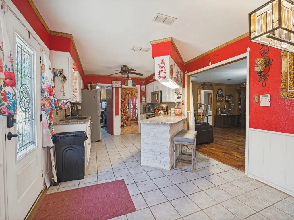 Single Family Residence For Sale in Dallas County , 302 Johnson Street, Seagoville, Texas 75159, 4 Bedroom, 2 Bathroom, 2 Garage spaces, 2,326 Sqft, built in 1985, mls#21401819, Real Estate Agent in Seagoville, Homes For Sale in Dallas county, Homes For Sale in Seagoville, Realtor in Seagoville Texas, Real Estate Brokerage Independent Realty Texas, Luminita Cordes Realtor