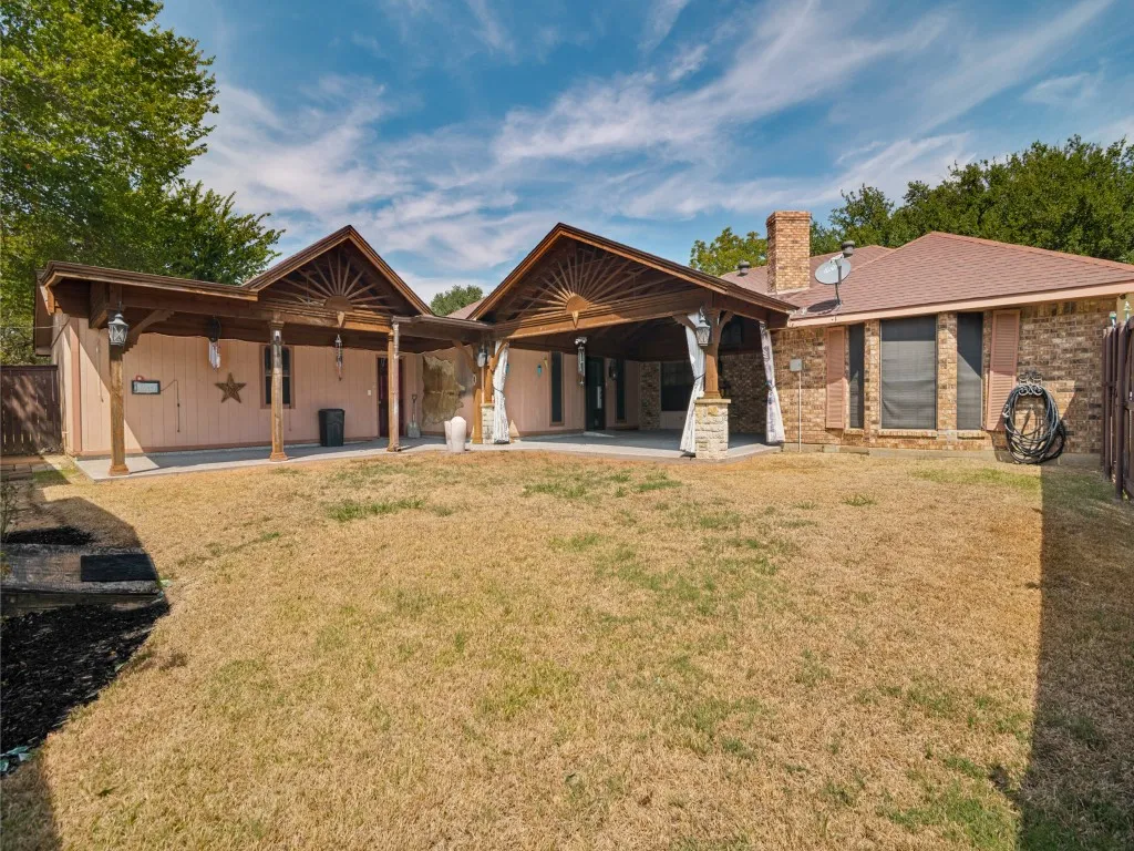 Single Family Residence For Sale in Dallas County , 302 Johnson Street, Seagoville, Texas 75159, 4 Bedroom, 2 Bathroom, 2 Garage spaces, 2,326 Sqft, built in 1985, mls#21401819, Real Estate Agent in Seagoville, Homes For Sale in Dallas county, Homes For Sale in Seagoville, Realtor in Seagoville Texas, Real Estate Brokerage Independent Realty Texas, Luminita Cordes Realtor