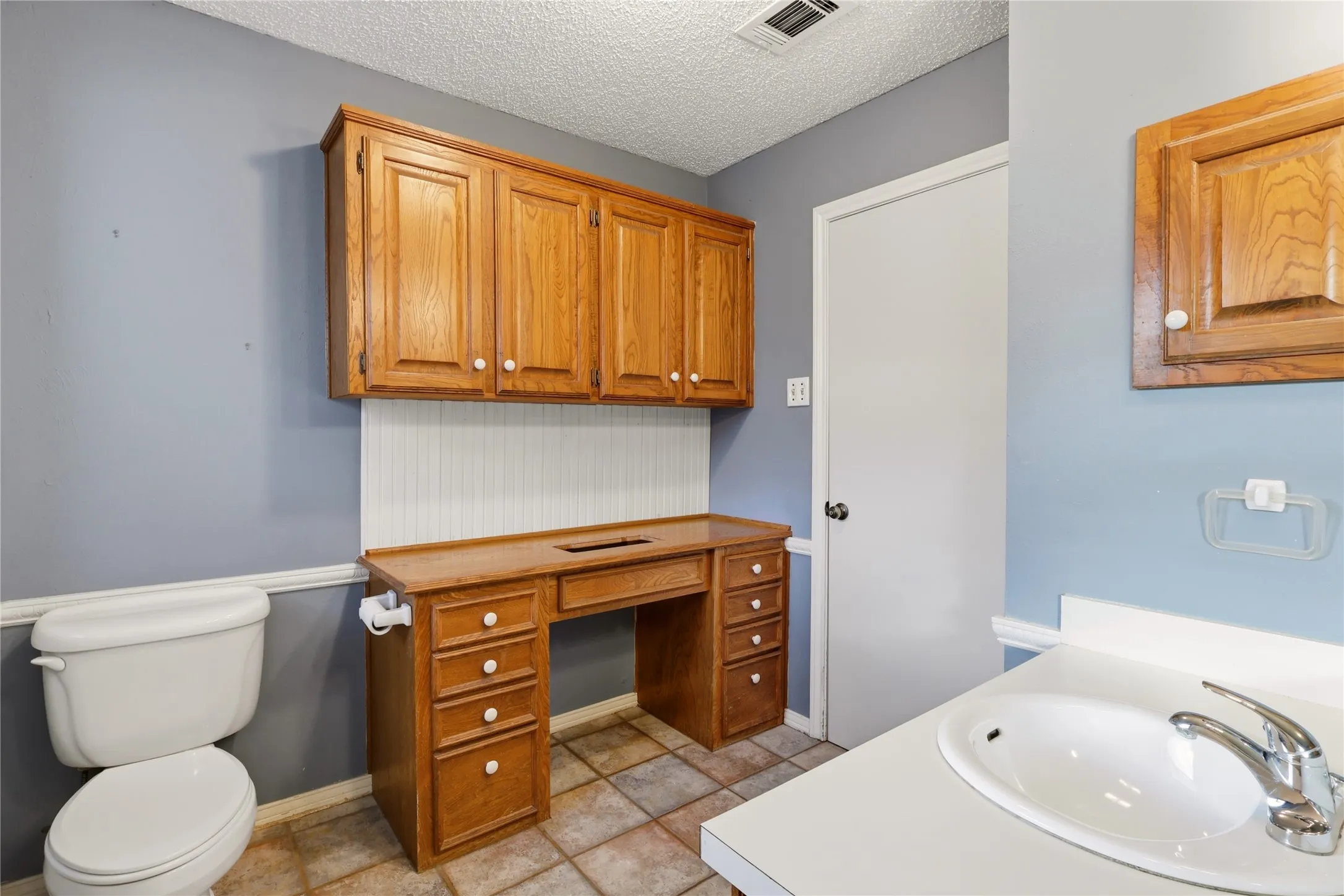 840 Meadowview Ln Twin Creek Ranch Estates Dallas County Second En Suite Bath
