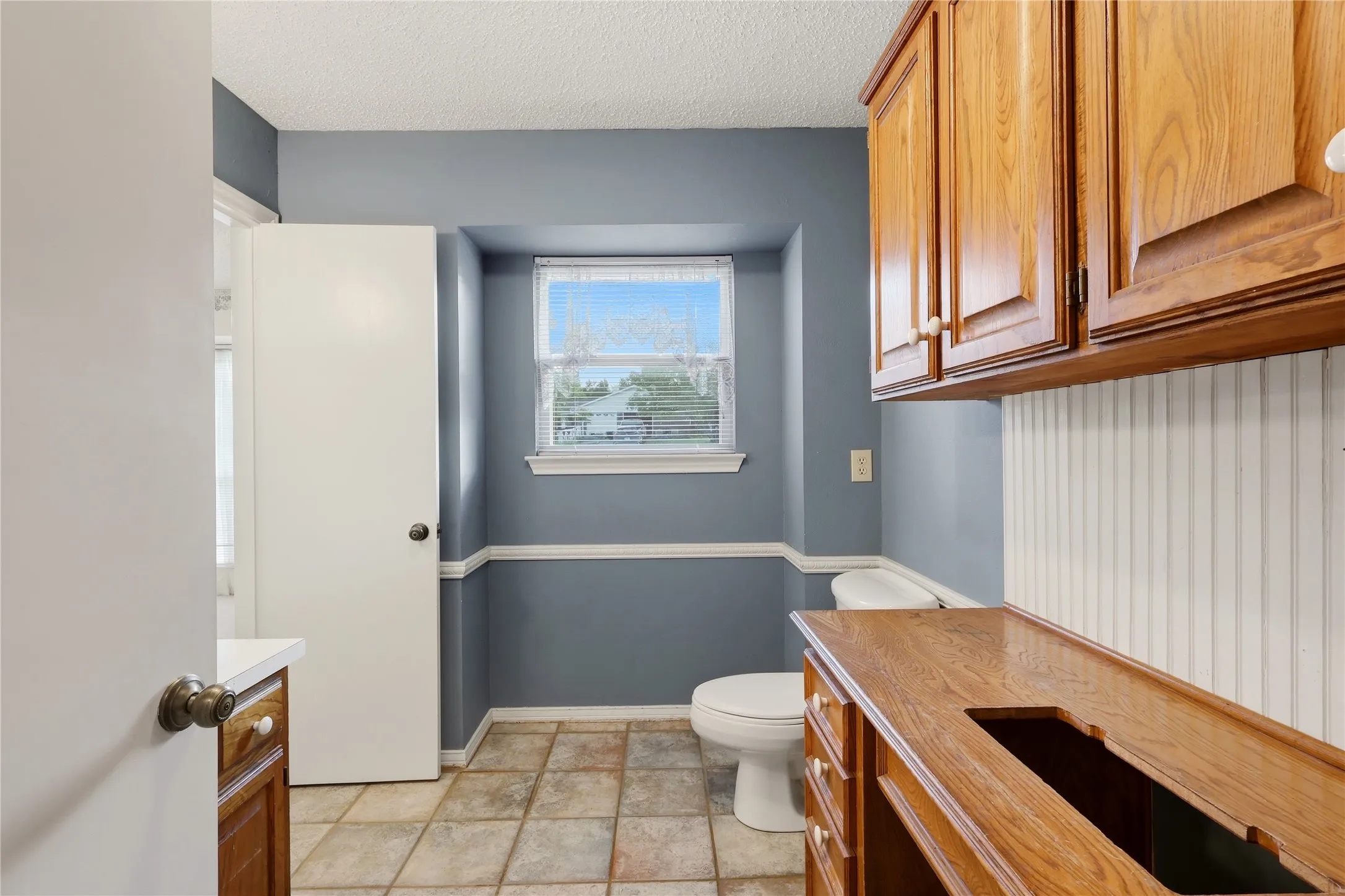840 Meadowview Ln Twin Creek Ranch Estates Dallas County Second En Suite Bath