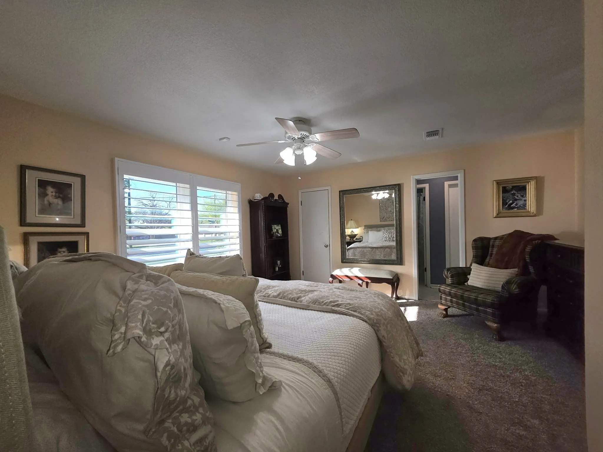Single Family Residence For Sale in Limestone County , 901 Hillandale Street, Mexia, Texas 76667, 3 Bedroom, 2 Bathroom, 2 Garage spaces, 2,582 Sqft, built in 1982, mls#21402695, Real Estate Agent in Mexia, Homes For Sale in Limestone county, Homes For Sale in Mexia, Realtor in Mexia Texas, Real Estate Brokerage Independent Realty Texas, Luminita Cordes Realtor
