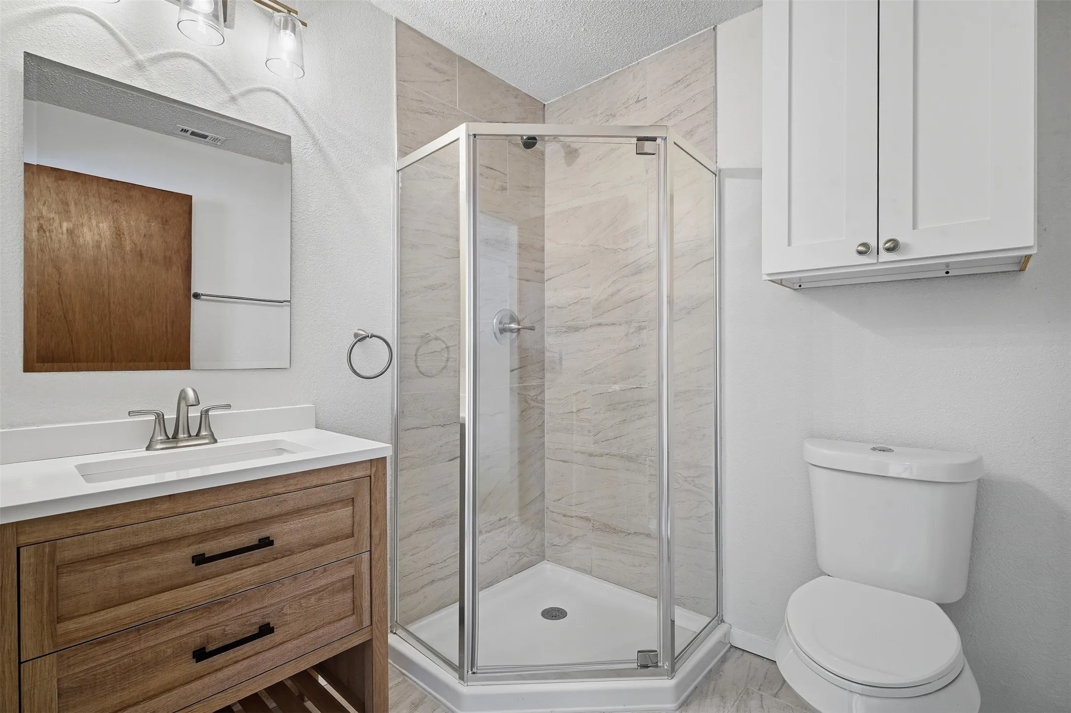 Single Family Residence For Sale in Tarrant County , 6880 Sandy Beach Road, Azle, Texas 76020, 3 Bedroom, 2 Bathroom, 2 Garage spaces, 1,528 Sqft, built in 1982, mls#21401731, Real Estate Agent in Azle, Homes For Sale in Tarrant county, Homes For Sale in Azle, Realtor in Azle Texas, Real Estate Brokerage Independent Realty Texas, Luminita Cordes Realtor