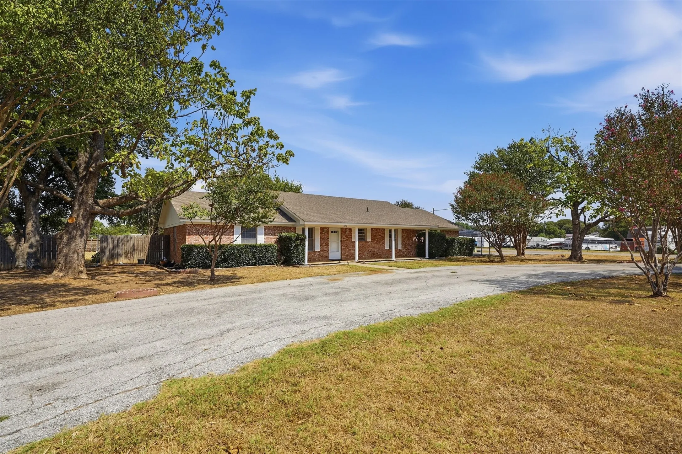 Single Family Residence For Sale in Tarrant County , 6880 Sandy Beach Road, Azle, Texas 76020, 3 Bedroom, 2 Bathroom, 2 Garage spaces, 1,528 Sqft, built in 1982, mls#21401731, Real Estate Agent in Azle, Homes For Sale in Tarrant county, Homes For Sale in Azle, Realtor in Azle Texas, Real Estate Brokerage Independent Realty Texas, Luminita Cordes Realtor