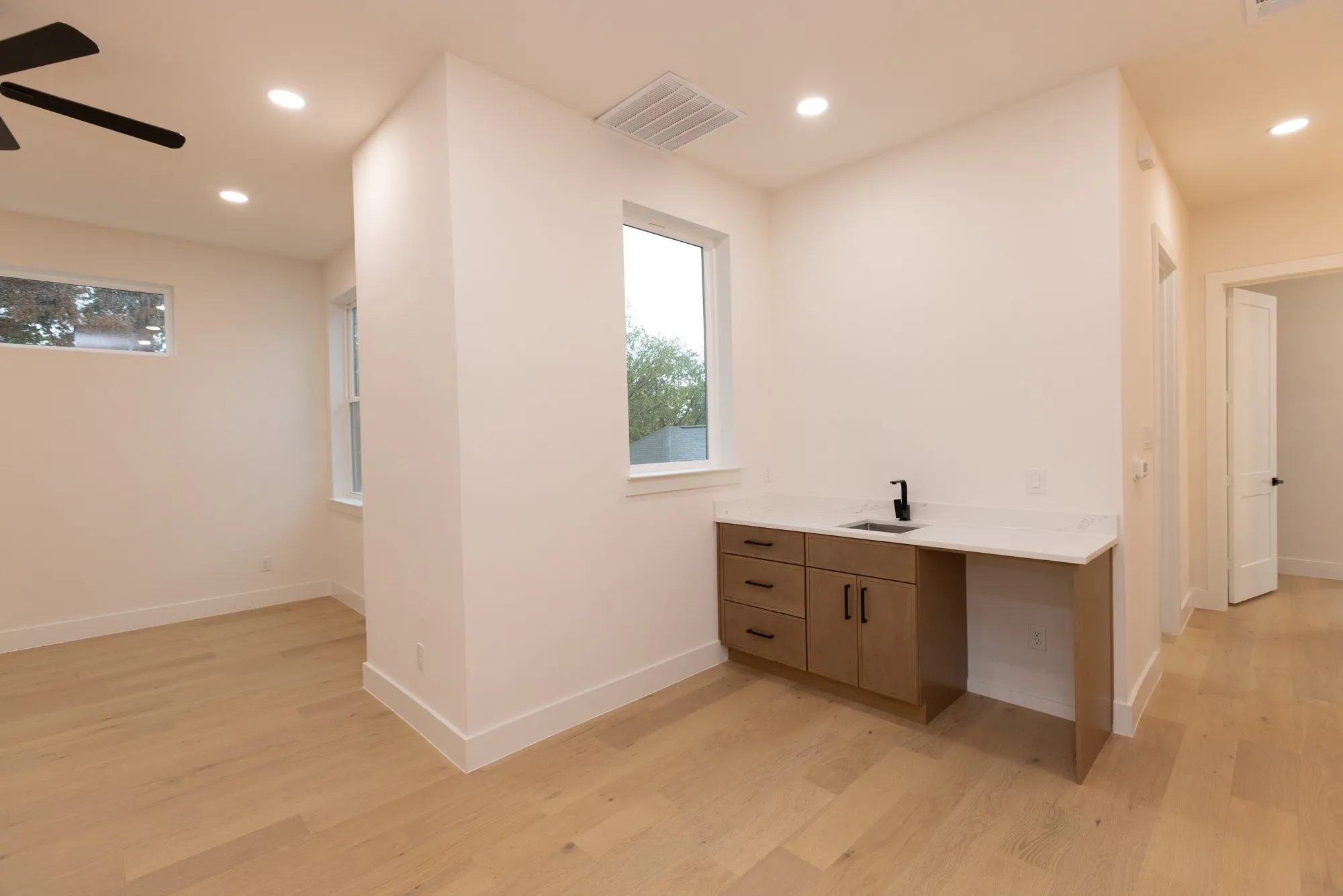 Townhouse For Rent in Dallas County , 4235 Sylvester Street, Dallas, Texas 75219, 3 Bedroom, 4 Bathroom, 2 Garage spaces, 2,840 Sqft, built in 2026, mls#21402389, Real Estate Agent in Dallas, Homes For Rent in Dallas county, Homes For Rent in Dallas, Realtor in Dallas Texas, Real Estate Brokerage Independent Realty Texas, Luminita Cordes Realtor