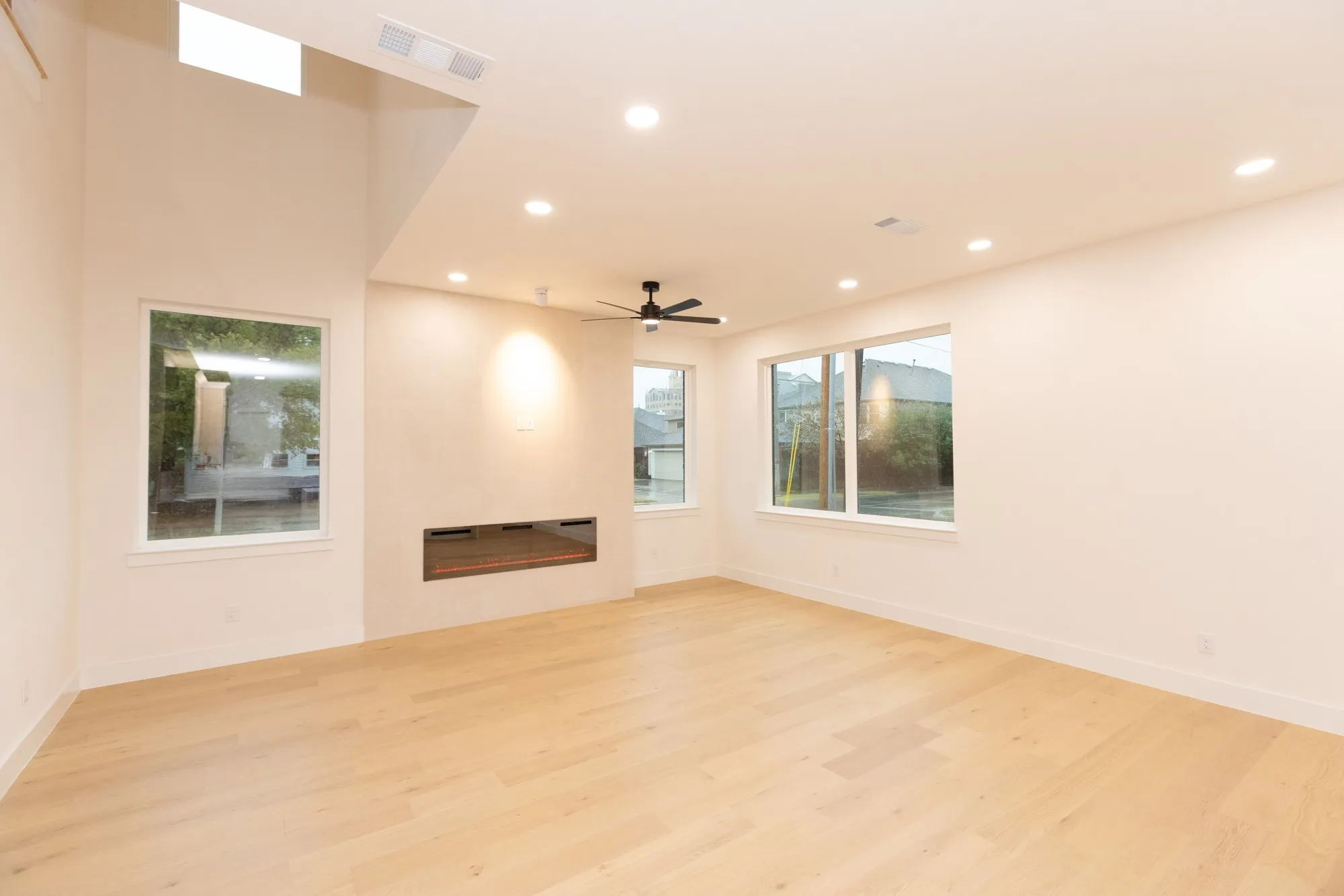 Townhouse For Rent in Dallas County , 4235 Sylvester Street, Dallas, Texas 75219, 3 Bedroom, 4 Bathroom, 2 Garage spaces, 2,840 Sqft, built in 2026, mls#21402389, Real Estate Agent in Dallas, Homes For Rent in Dallas county, Homes For Rent in Dallas, Realtor in Dallas Texas, Real Estate Brokerage Independent Realty Texas, Luminita Cordes Realtor