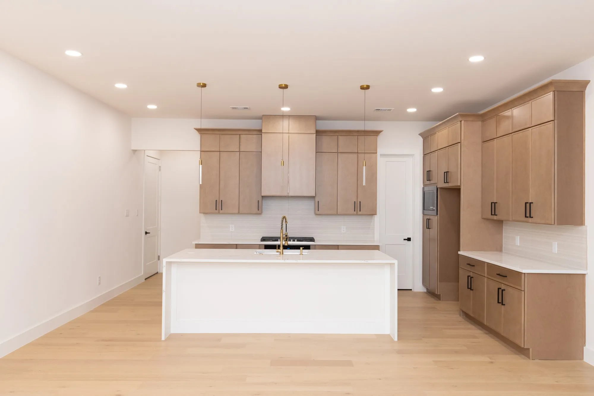 Townhouse For Rent in Dallas County , 4235 Sylvester Street, Dallas, Texas 75219, 3 Bedroom, 4 Bathroom, 2 Garage spaces, 2,840 Sqft, built in 2026, mls#21402389, Real Estate Agent in Dallas, Homes For Rent in Dallas county, Homes For Rent in Dallas, Realtor in Dallas Texas, Real Estate Brokerage Independent Realty Texas, Luminita Cordes Realtor
