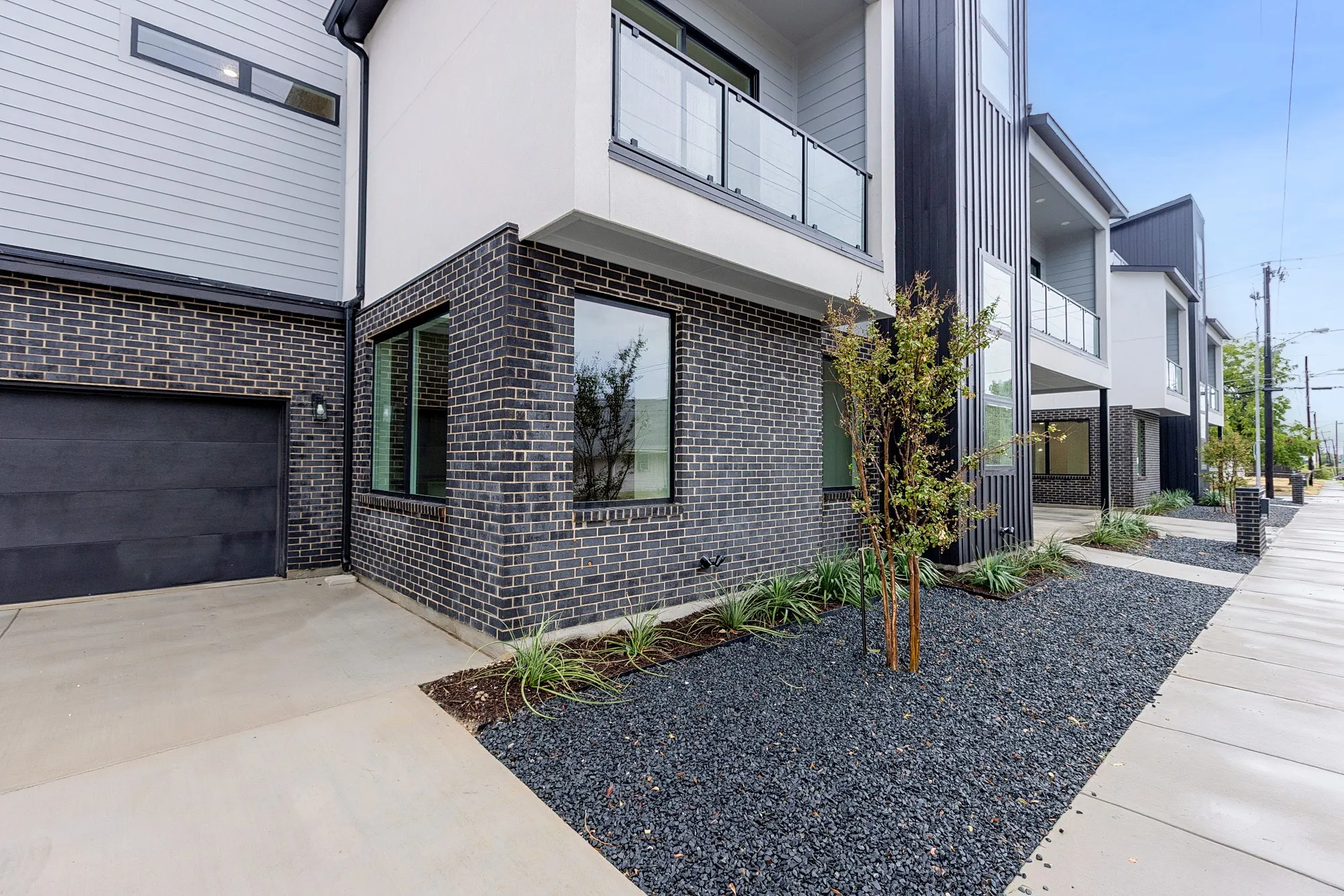 Townhouse For Rent in Dallas County , 4235 Sylvester Street, Dallas, Texas 75219, 3 Bedroom, 4 Bathroom, 2 Garage spaces, 2,840 Sqft, built in 2026, mls#21402389, Real Estate Agent in Dallas, Homes For Rent in Dallas county, Homes For Rent in Dallas, Realtor in Dallas Texas, Real Estate Brokerage Independent Realty Texas, Luminita Cordes Realtor